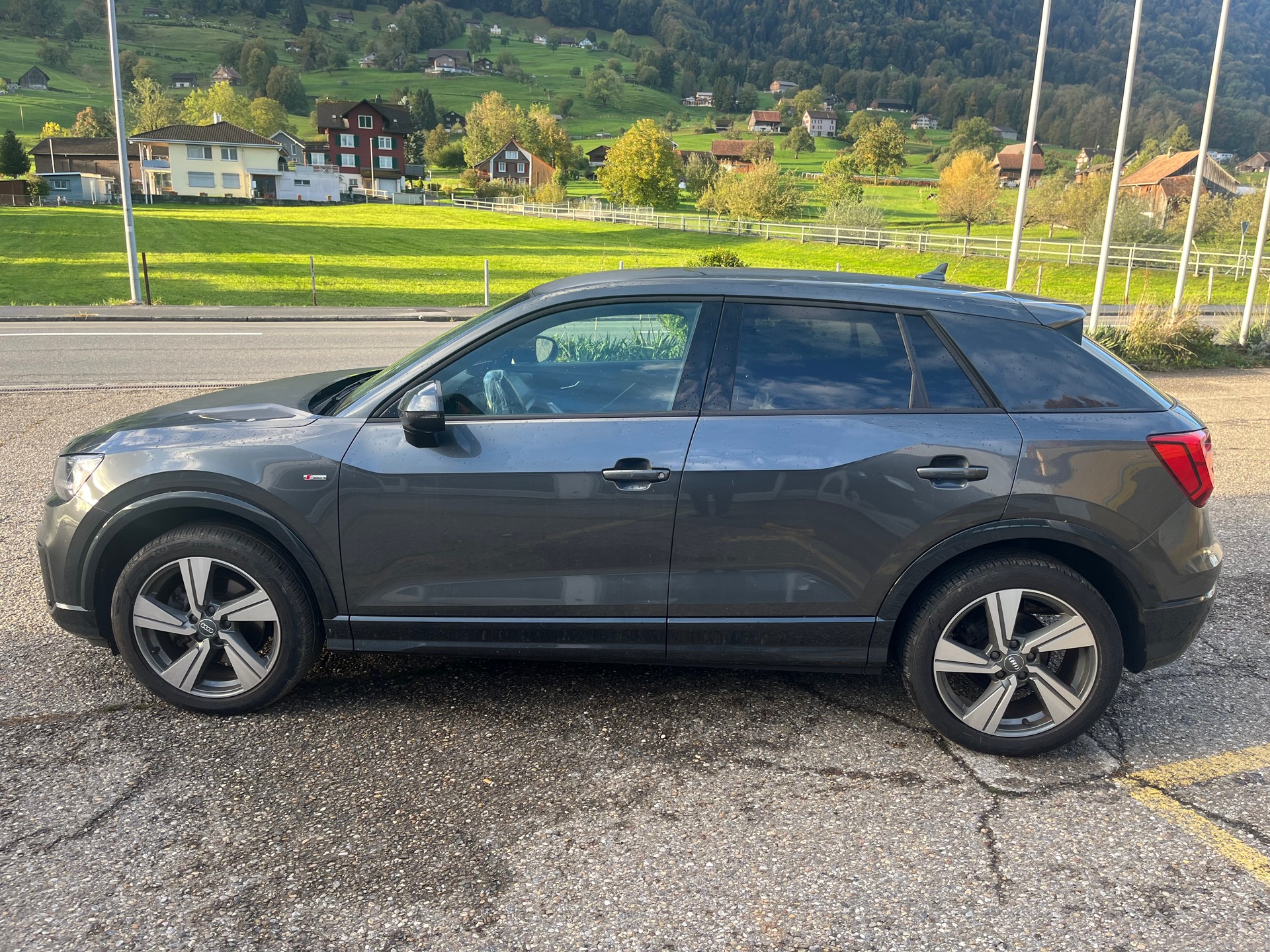 AUDI Q2 1.6 TDI design S-tronic-image-5