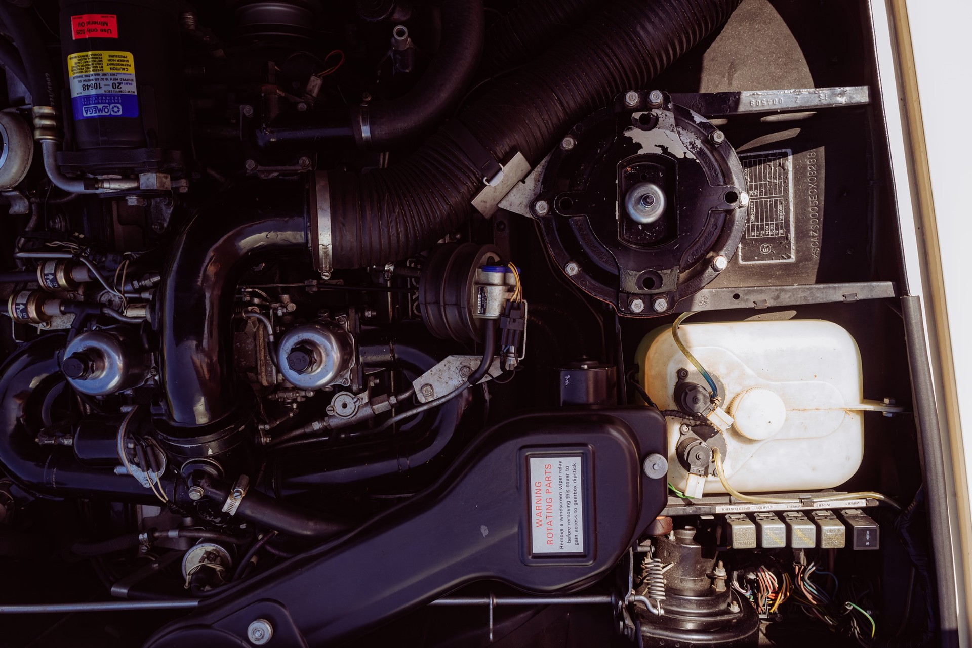 ROLLS-ROYCE Silver Spirit-image-12