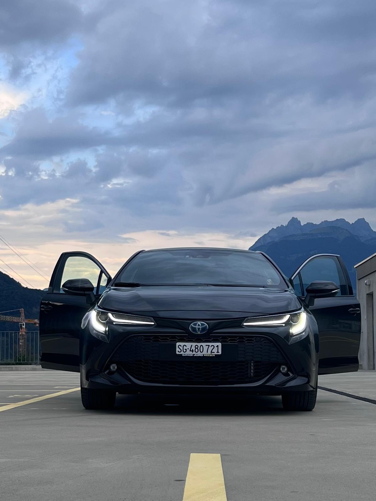 TOYOTA Corolla 2.0 HSD Trend e-CVT-image-0
