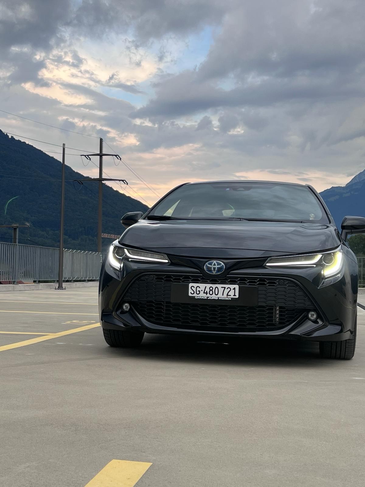TOYOTA Corolla 2.0 HSD Trend e-CVT-image-1