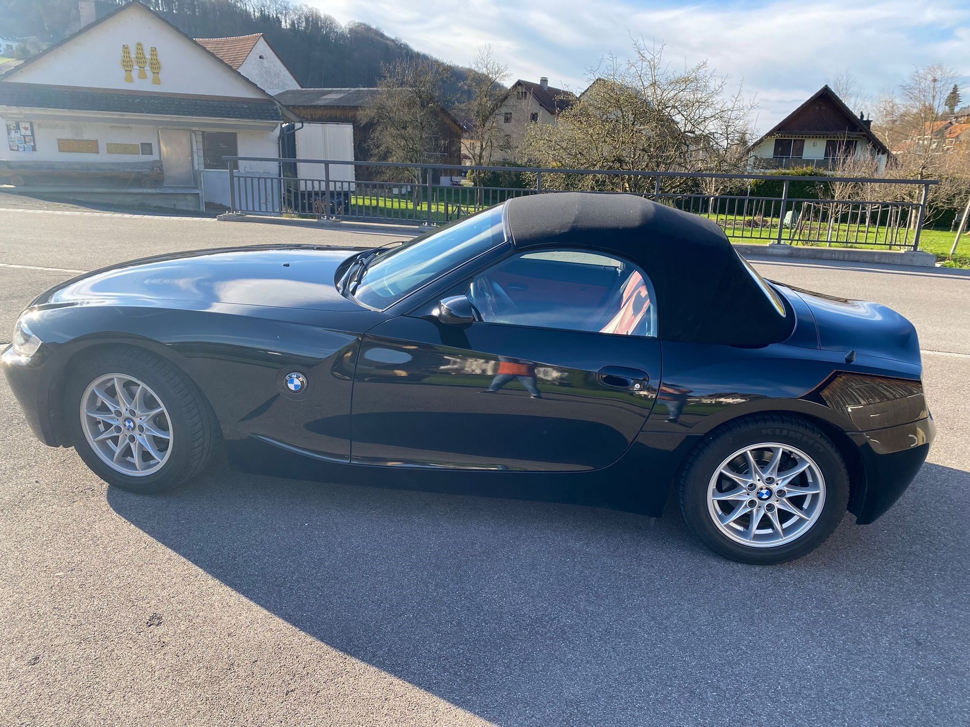 BMW Z4 2.2i Roadster-image-2