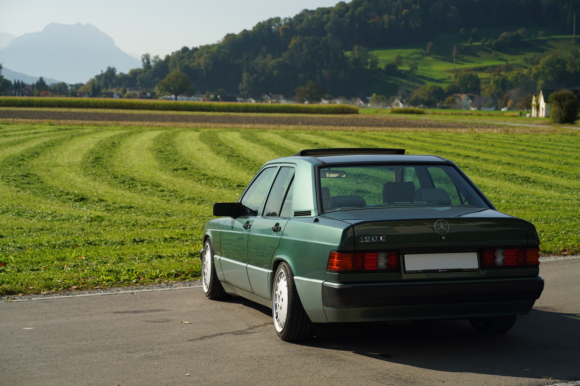 MERCEDES-BENZ 190 E 1.8 Avantgarde-image-3