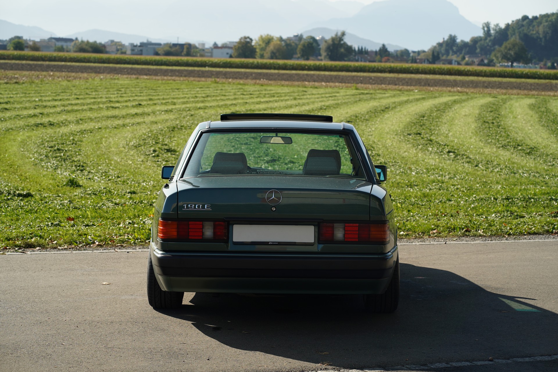 MERCEDES-BENZ 190 E 1.8 Avantgarde-image-4
