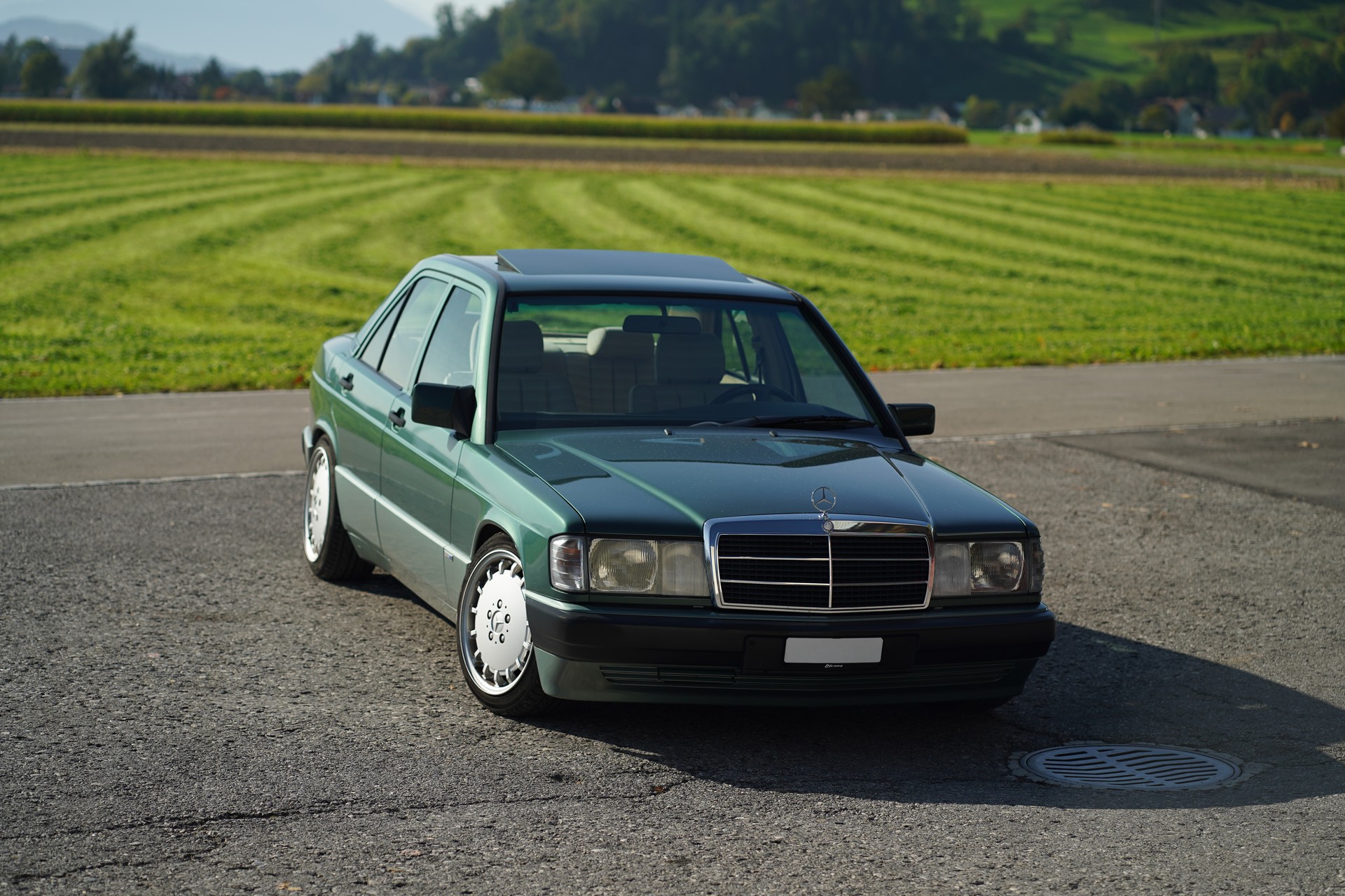 MERCEDES-BENZ 190 E 1.8 Avantgarde-image-5