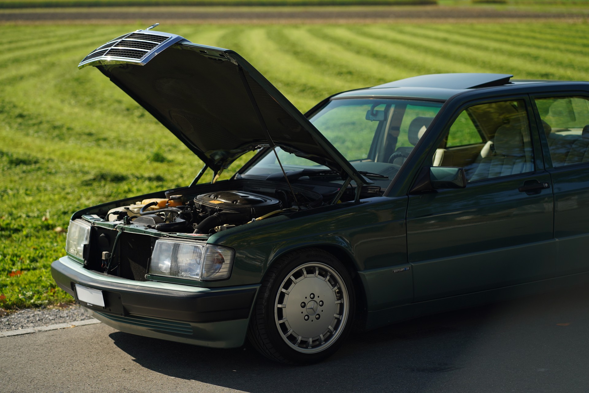 MERCEDES-BENZ 190 E 1.8 Avantgarde-image-8