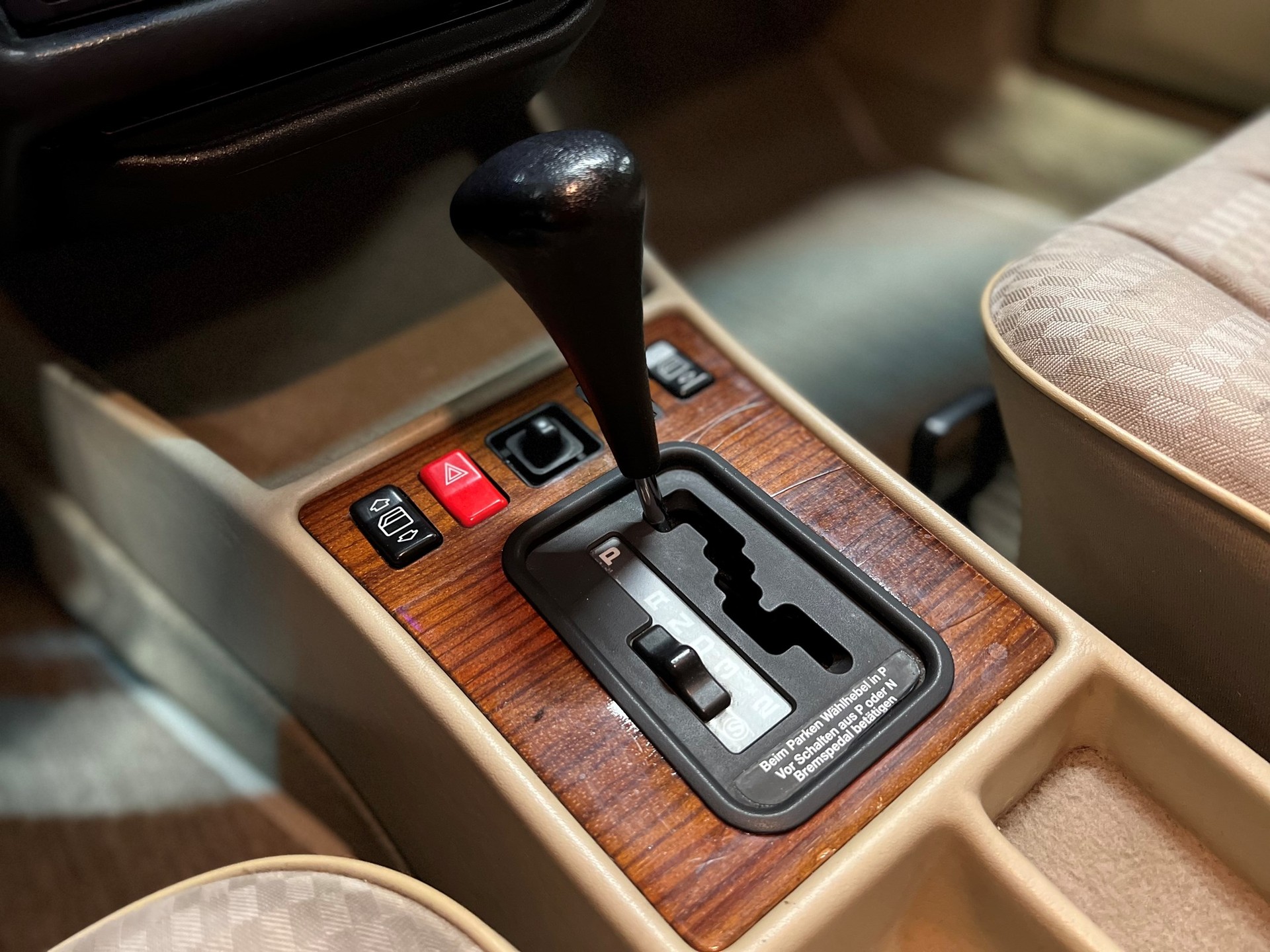 MERCEDES-BENZ 190 E 1.8 Avantgarde-image-11