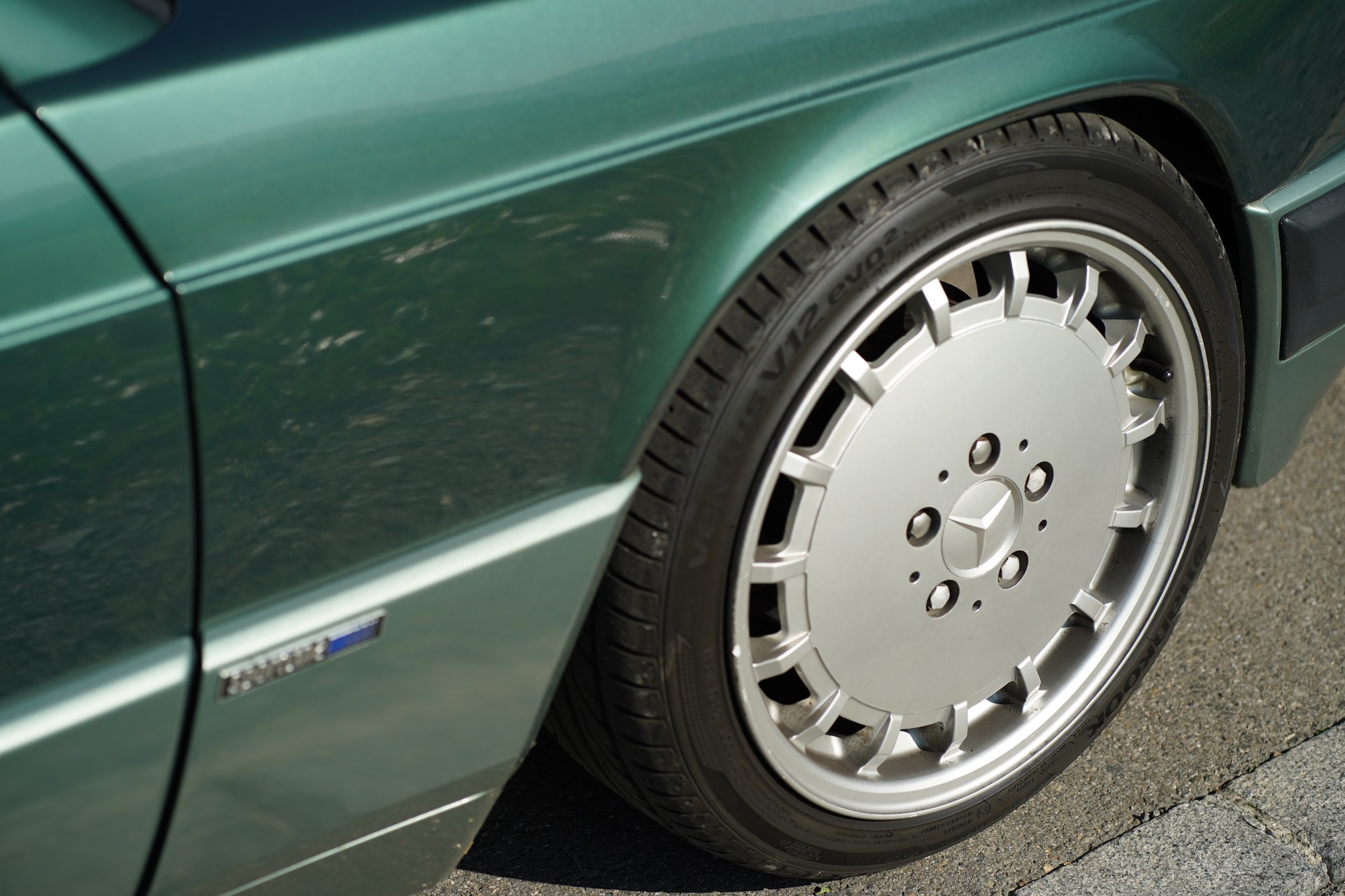 MERCEDES-BENZ 190 E 1.8 Avantgarde-image-9