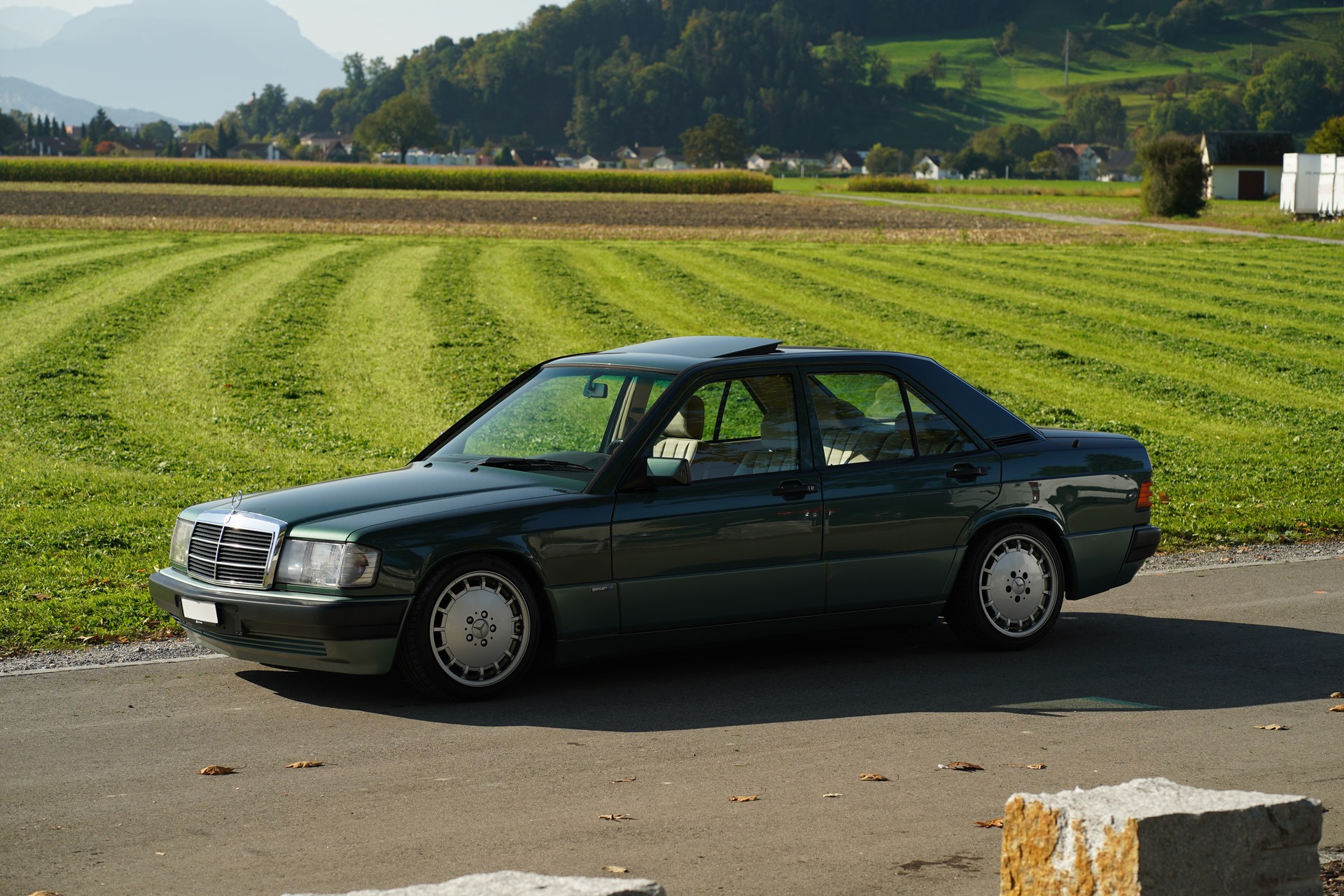 MERCEDES-BENZ 190 E 1.8 Avantgarde-image-0
