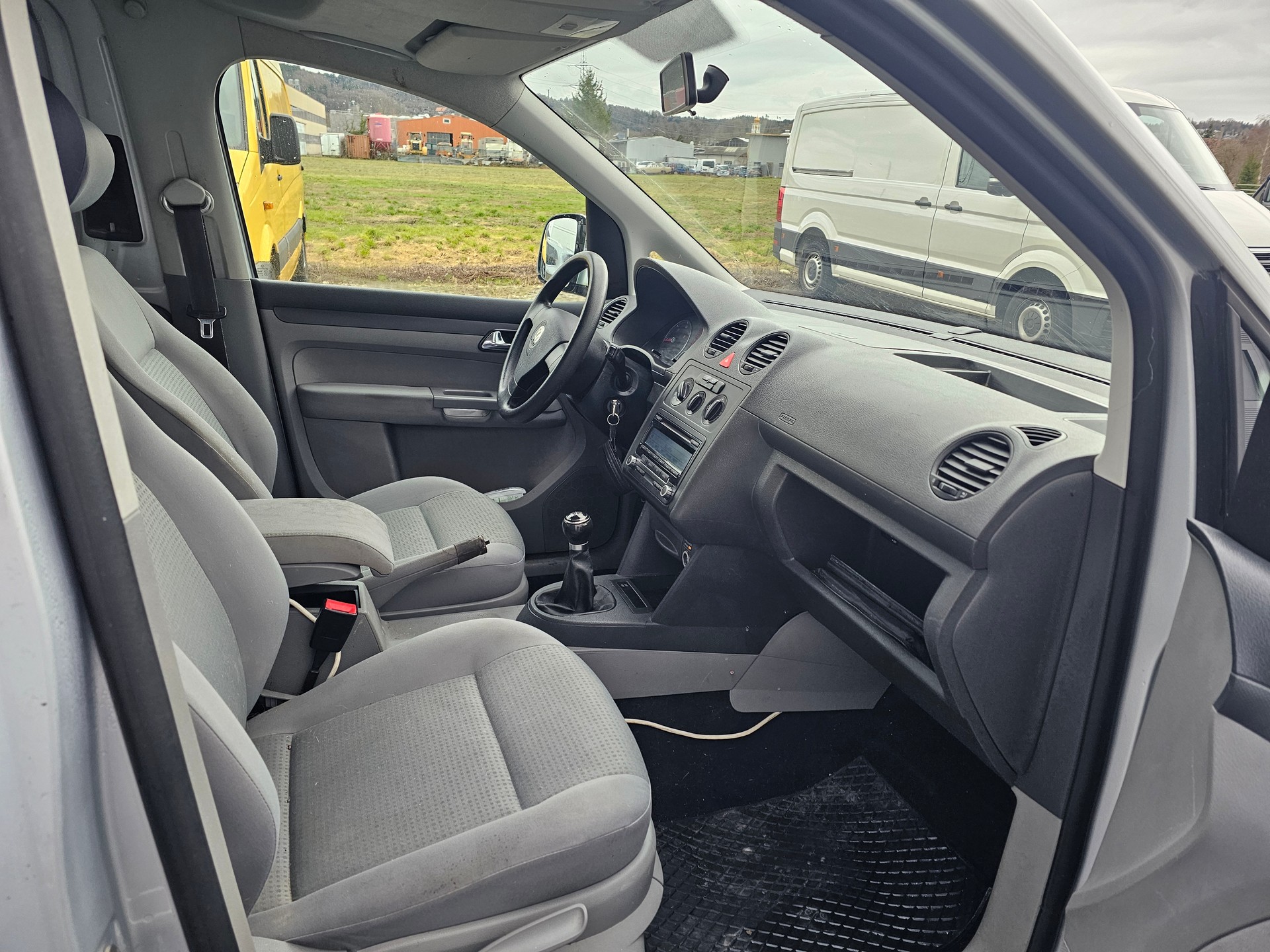 VW Caddy 1.9TDI PD 4Motion-image-10