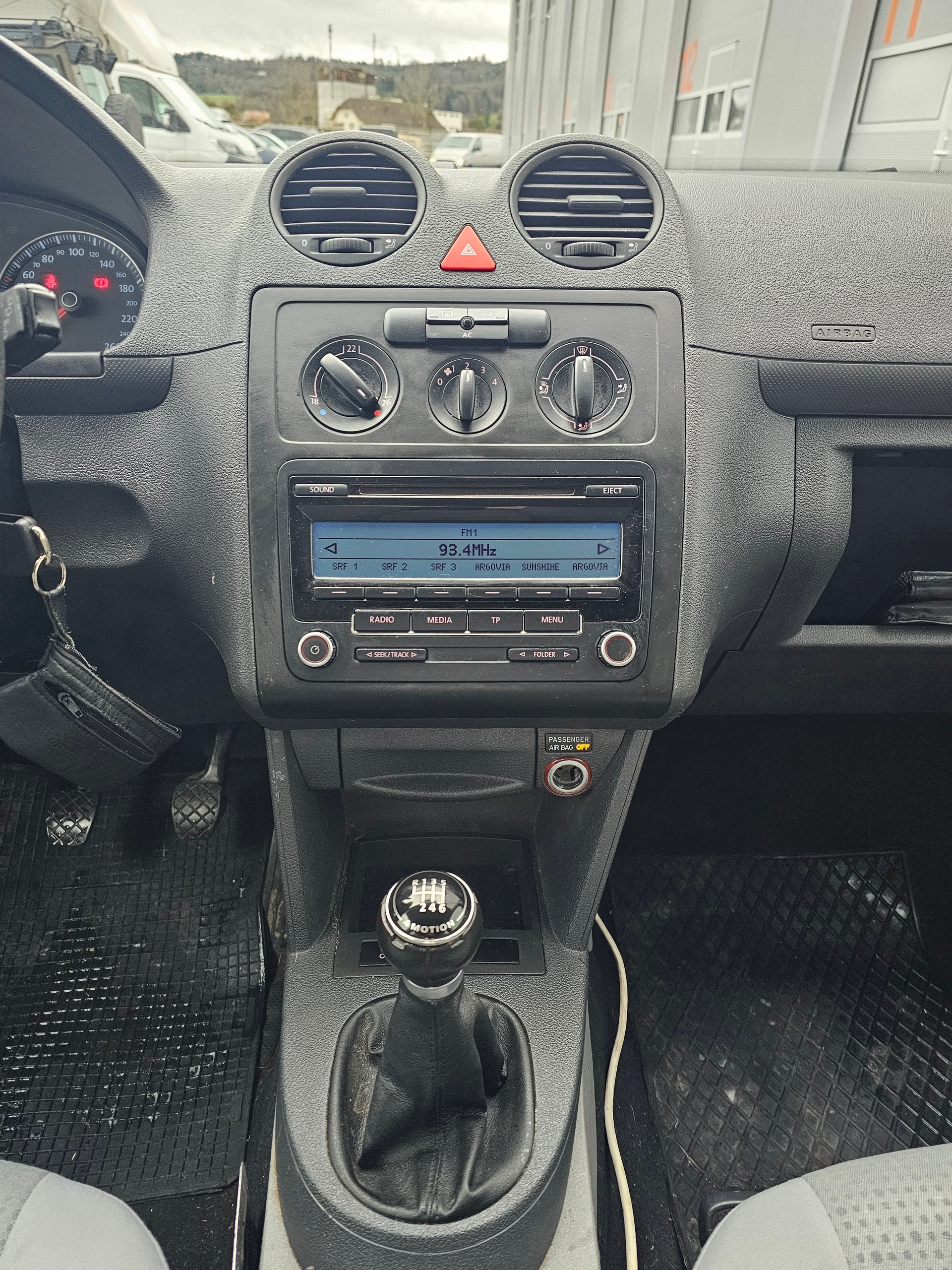 VW Caddy 1.9TDI PD 4Motion-image-12