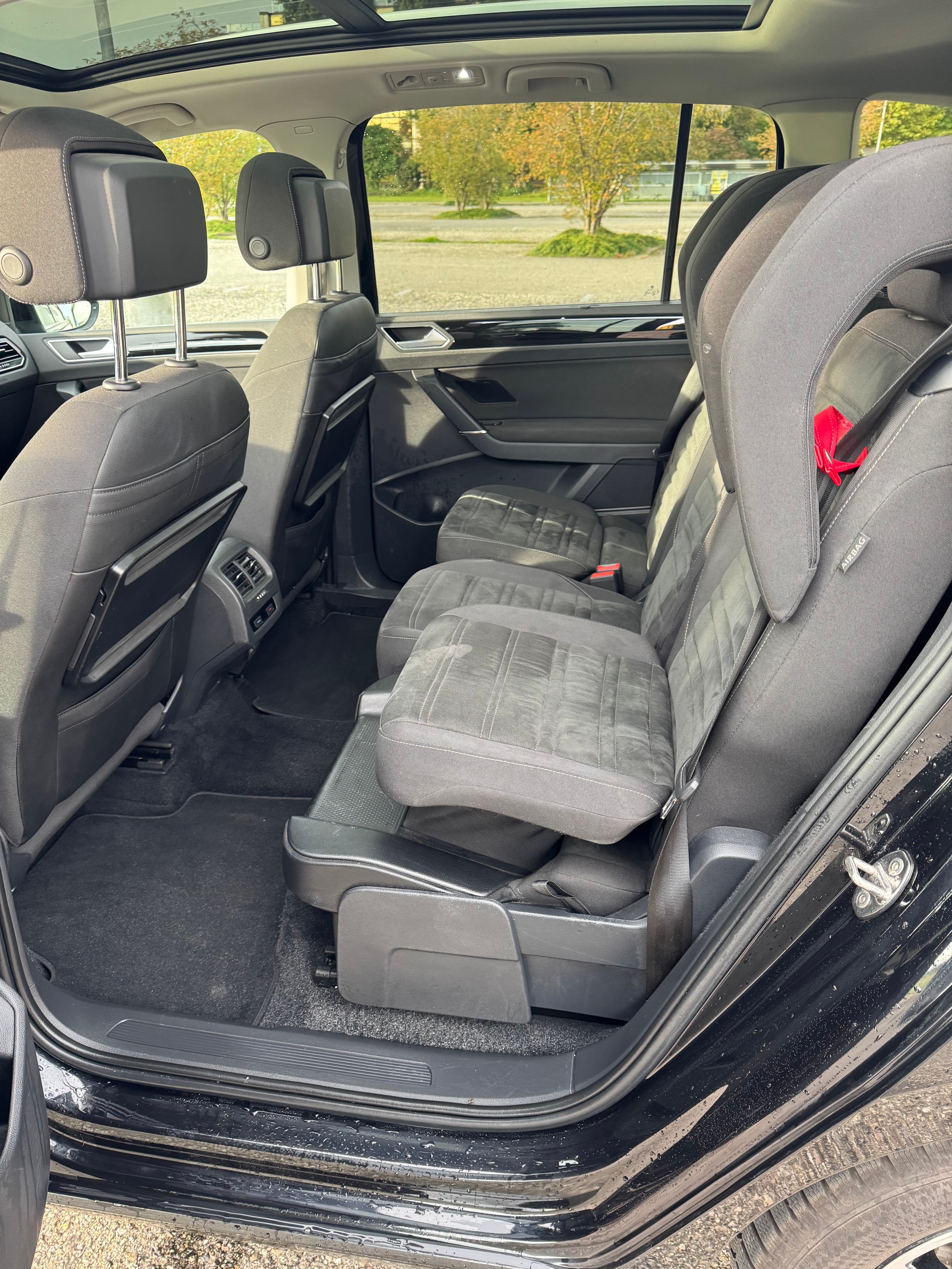 VW Touran 2.0 TDI BlueMotion Technology Highline-image-4