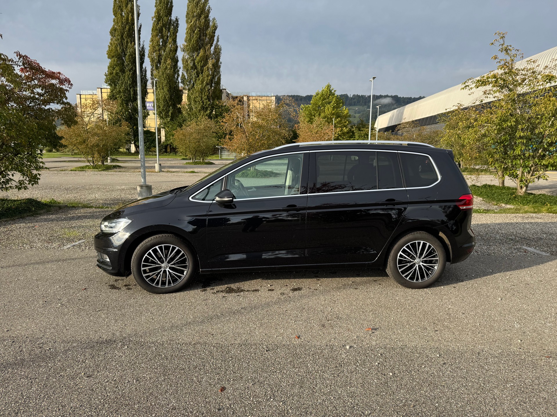 VW Touran 2.0 TDI BlueMotion Technology Highline-image-1