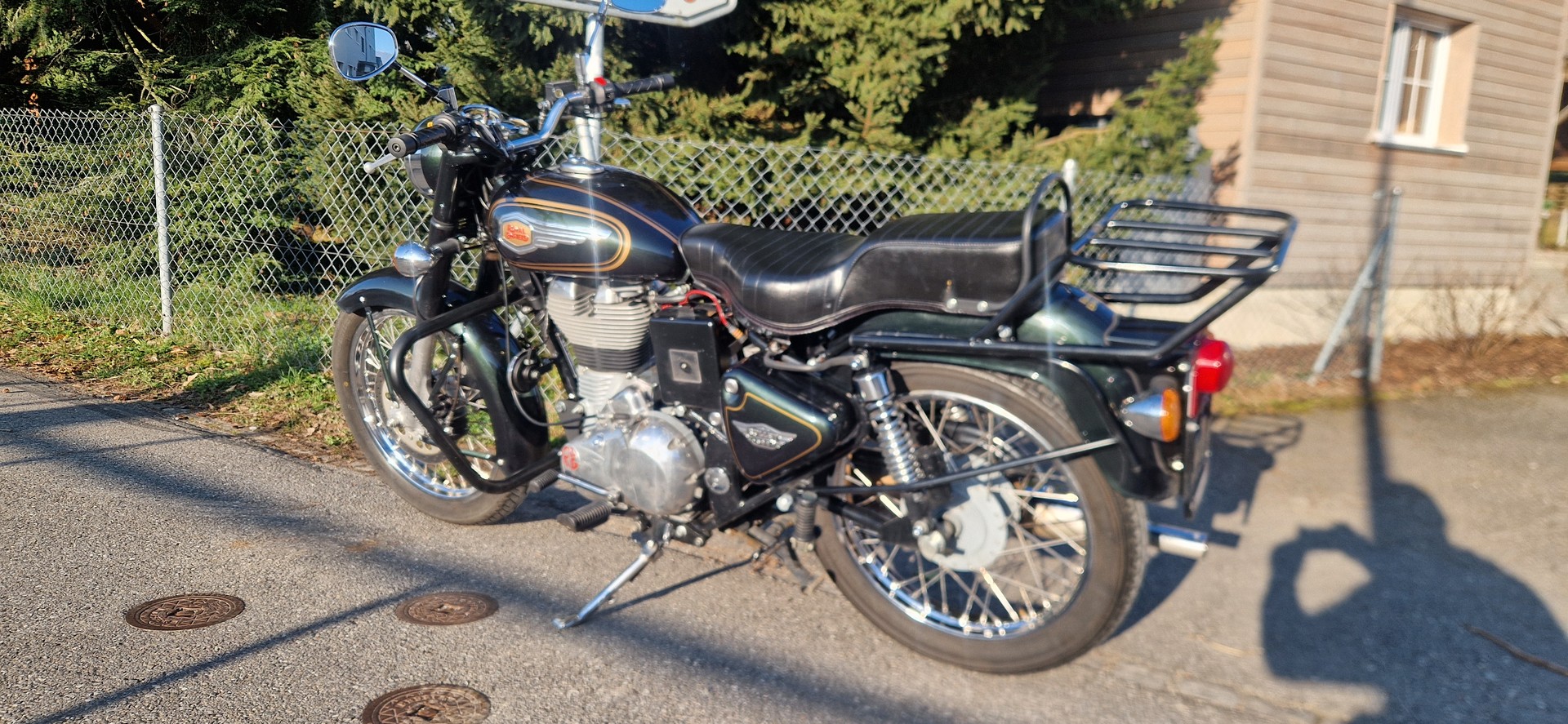 ROYAL ENFIELD BULLET 500-showroom-element-1