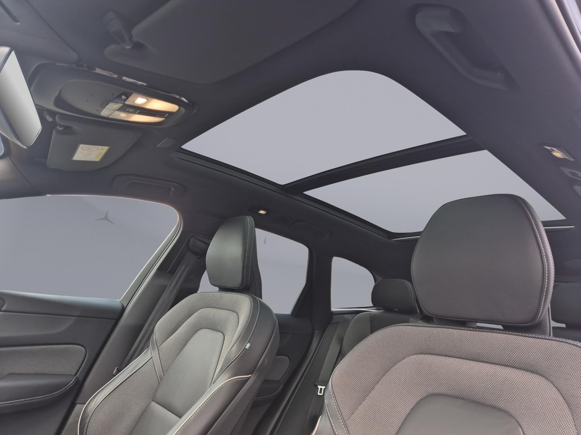 VOLVO XC60 2.0 B5 MH Ultimate Dark AWD-image-19