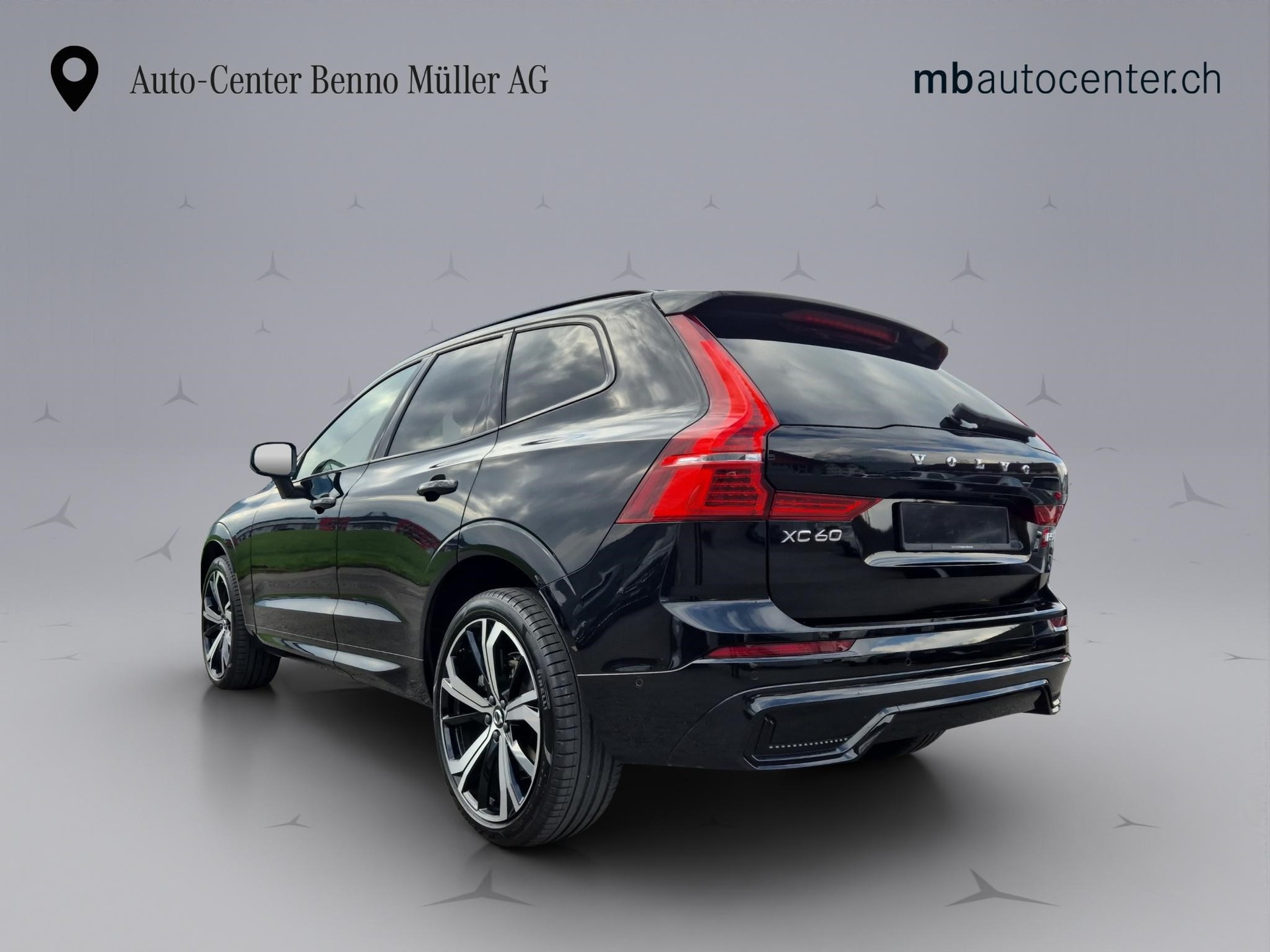 VOLVO XC60 2.0 B5 MH Ultimate Dark AWD-image-2