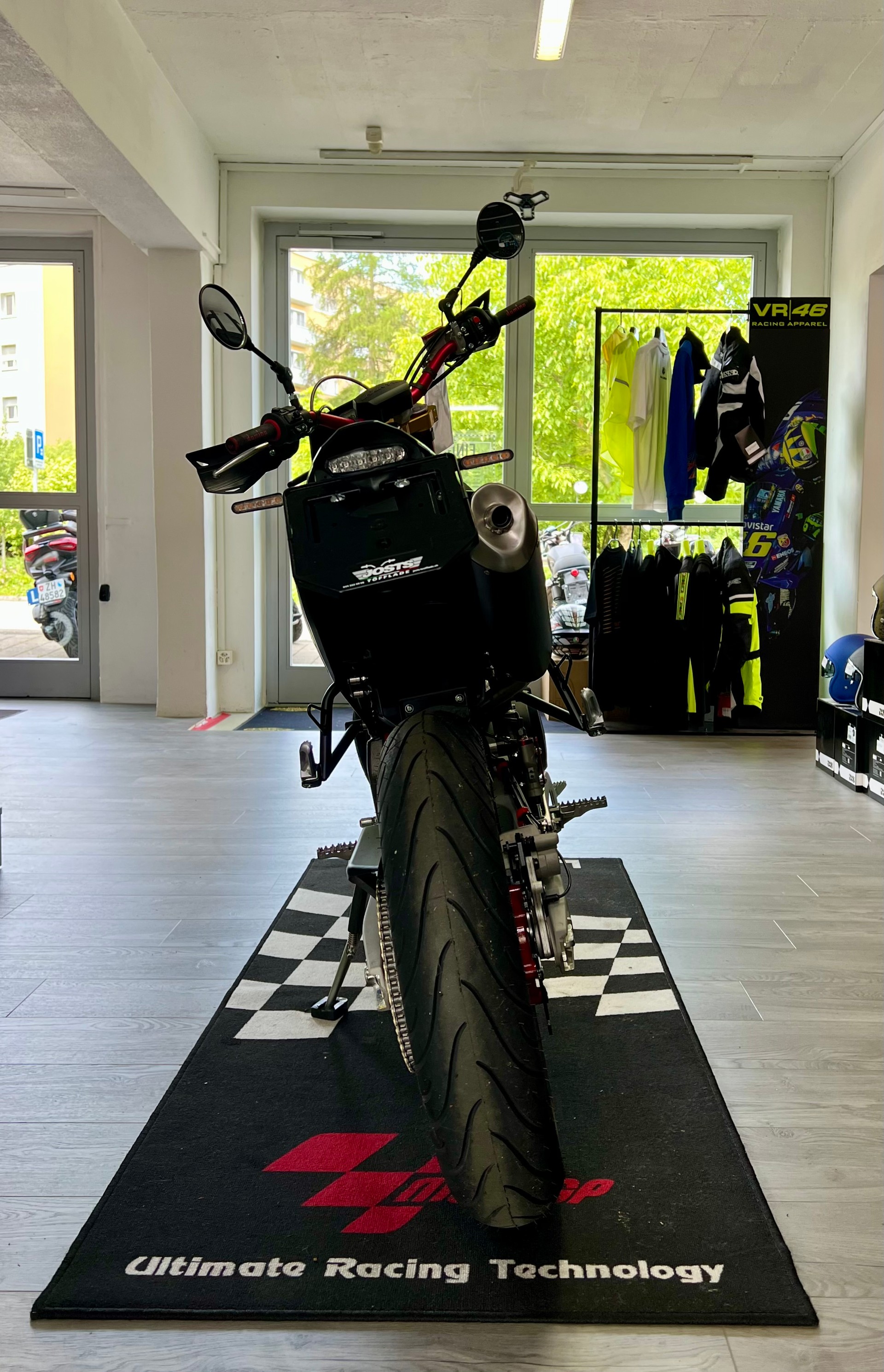 FANTIC XMF 125 Motard Competition MY25 - GRATIS LIEFERUNG"-showroom-element-3