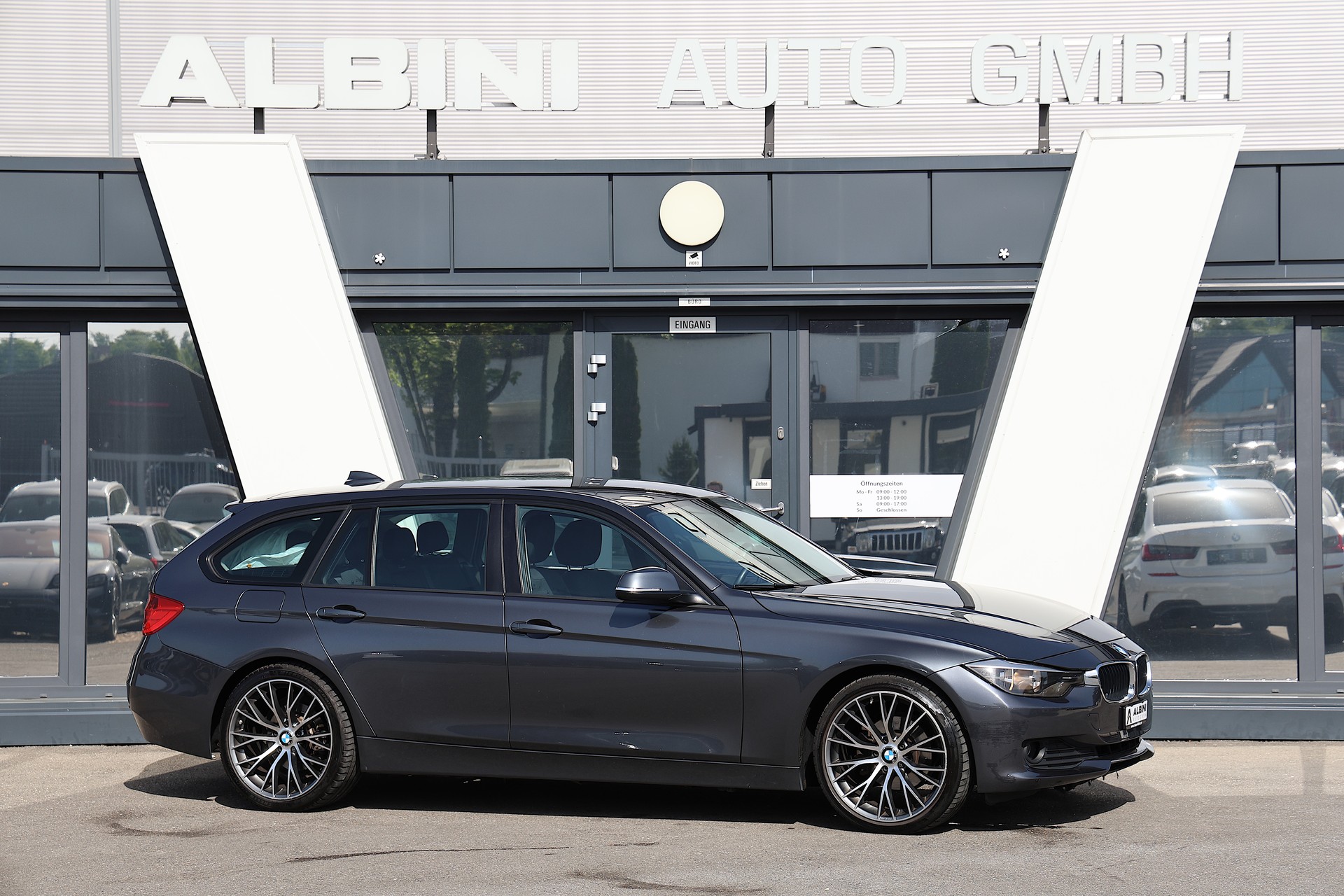 BMW 318d Touring Steptronic-image-1