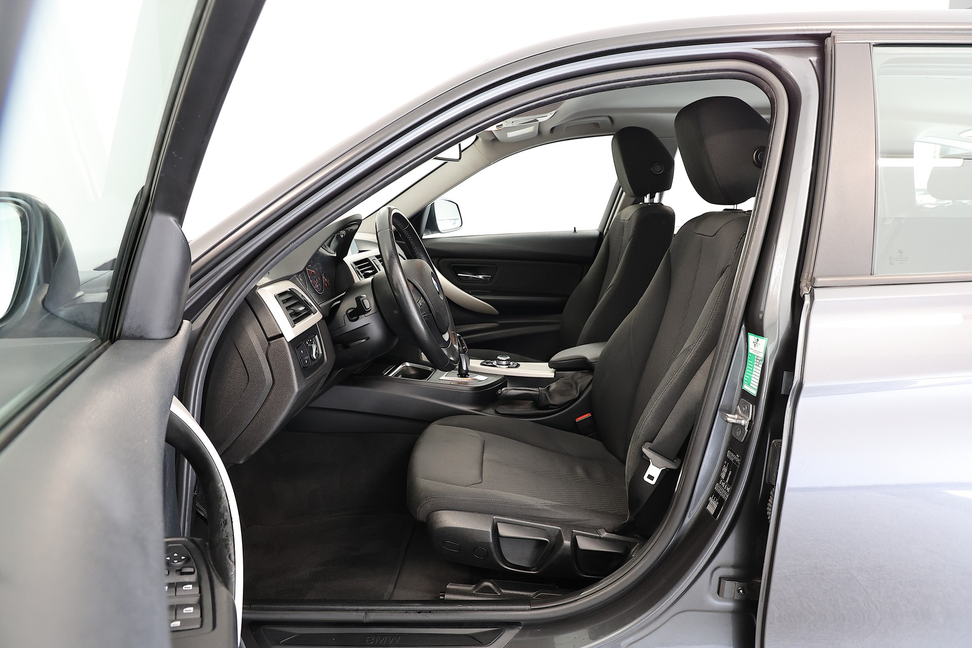 BMW 318d Touring Steptronic-image-5