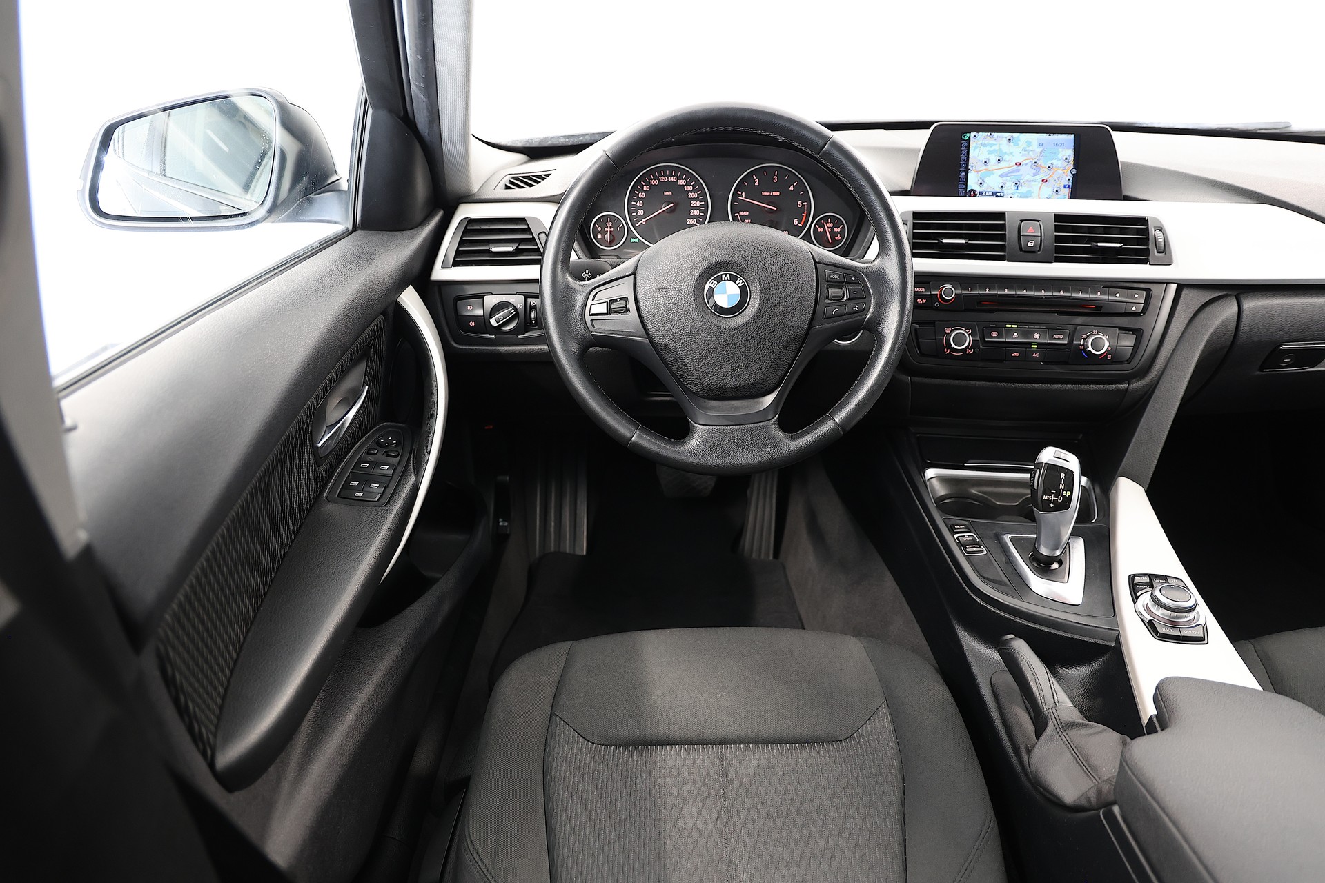 BMW 318d Touring Steptronic-image-8