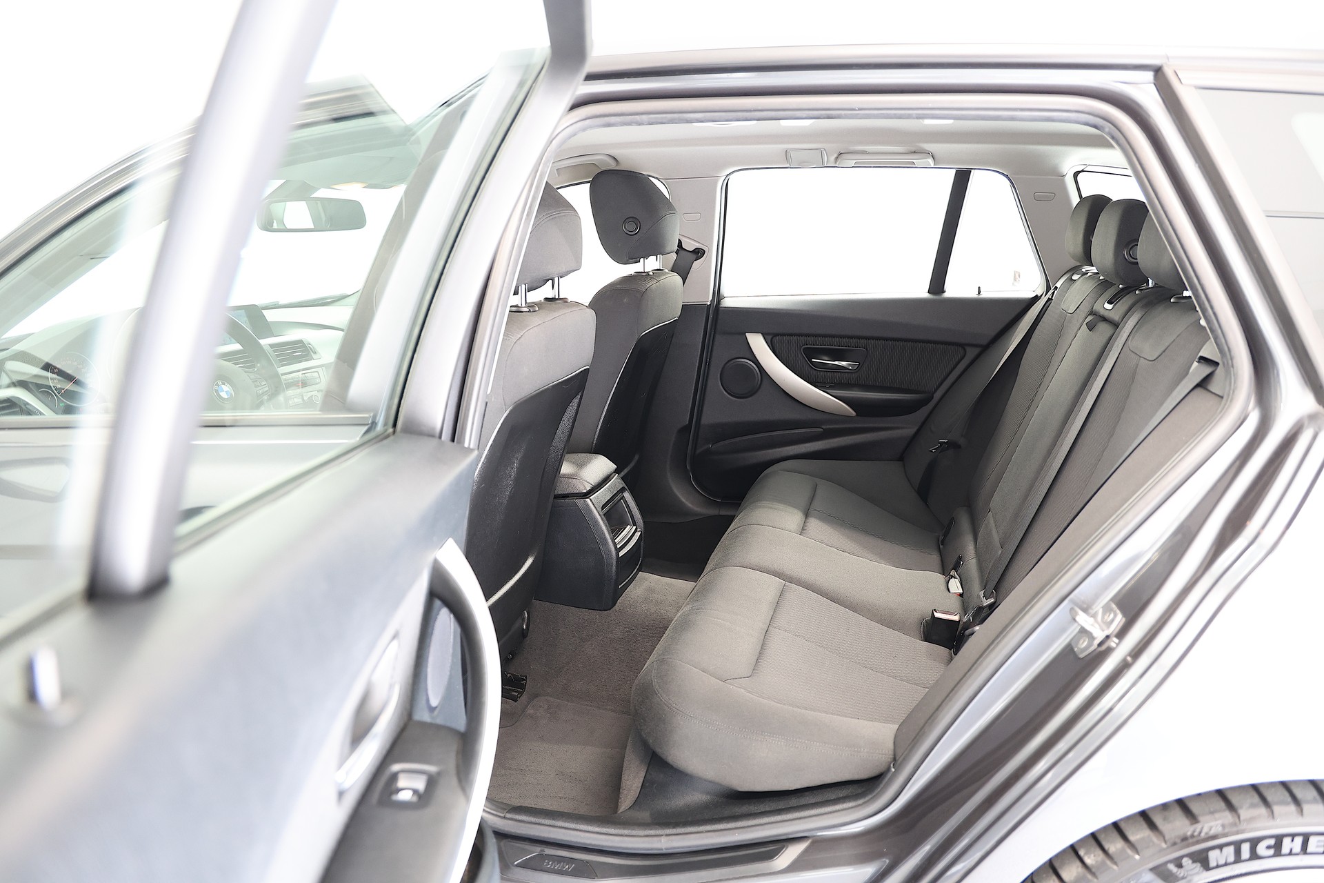 BMW 318d Touring Steptronic-image-14