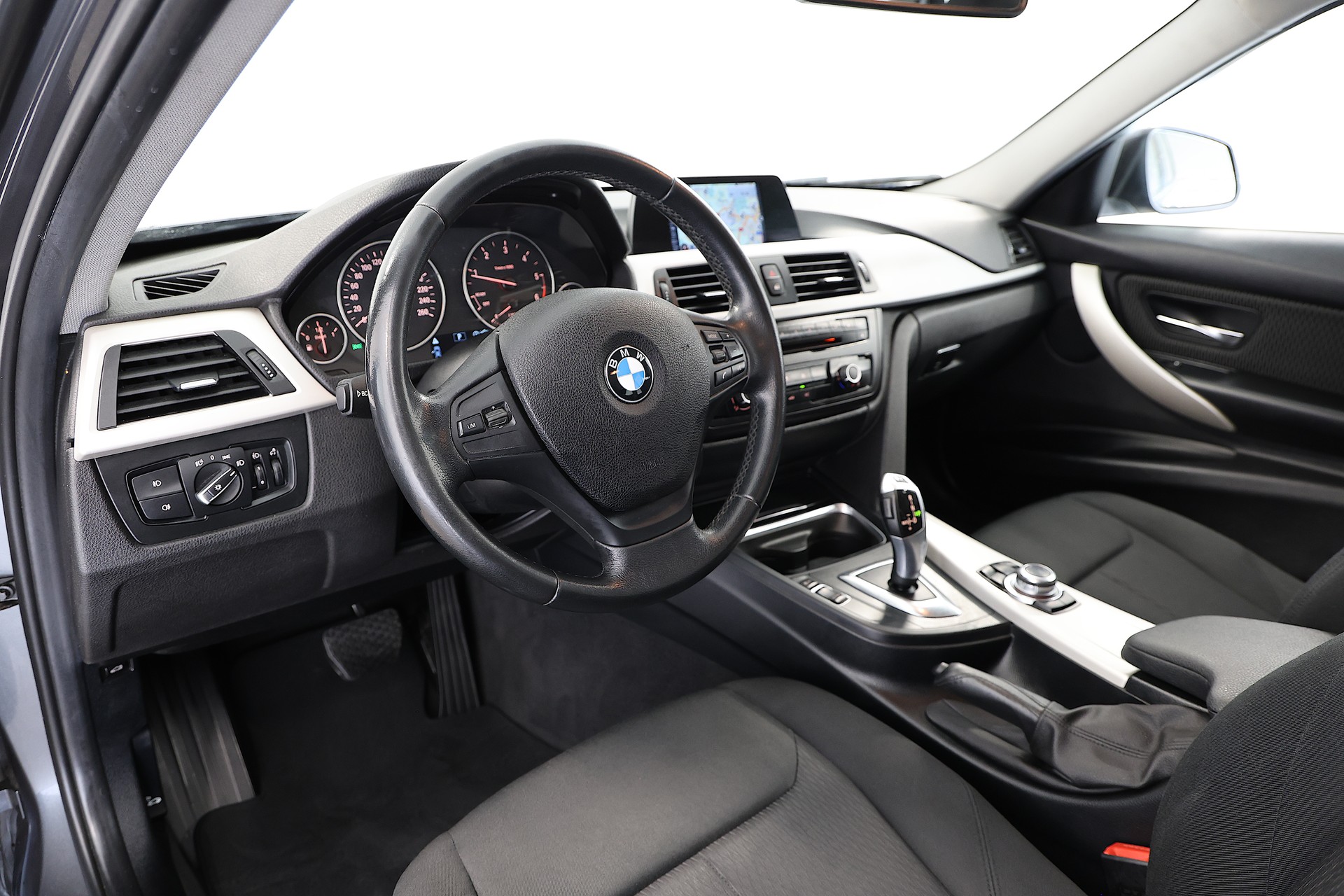 BMW 318d Touring Steptronic-image-7
