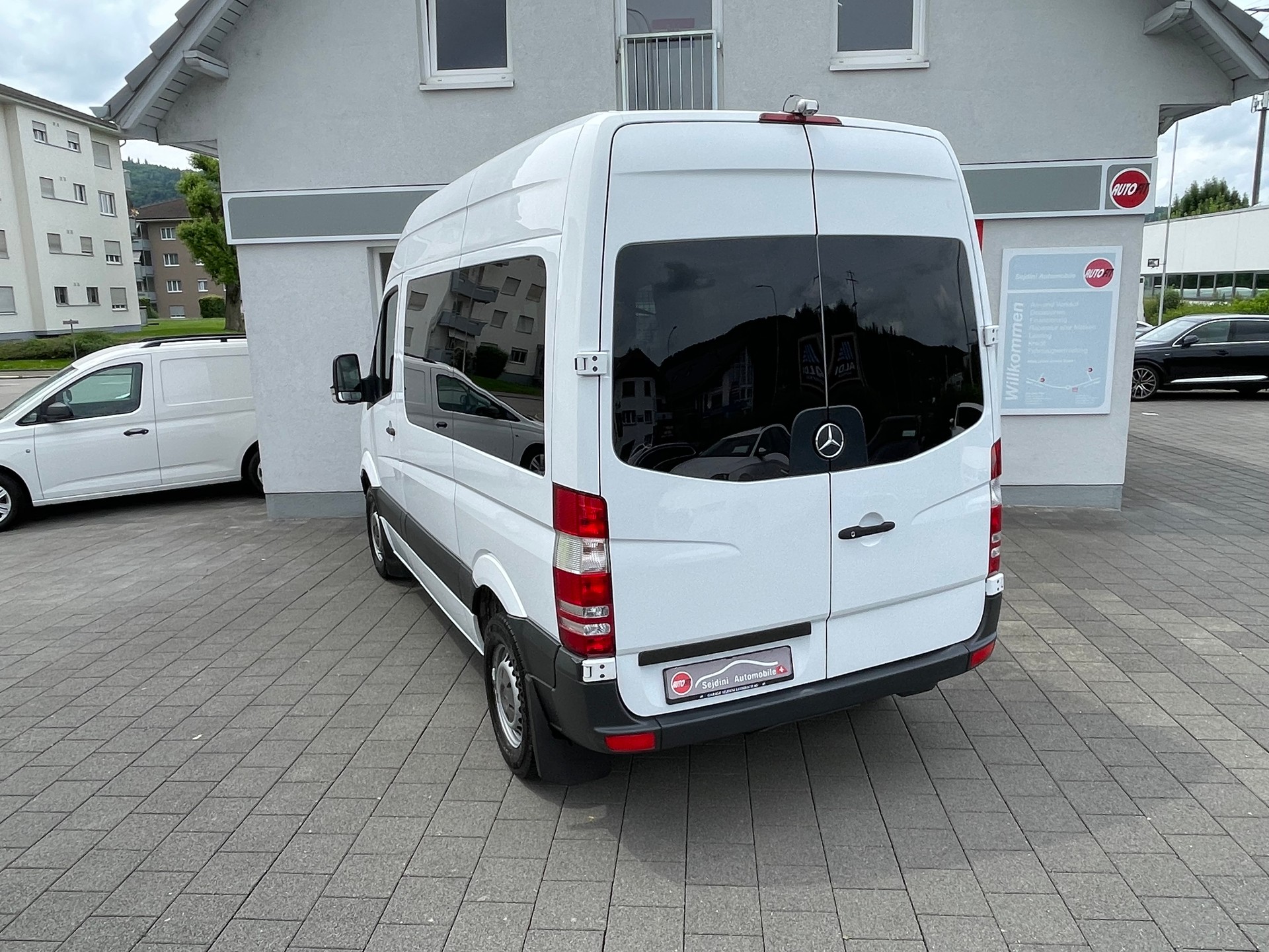 MERCEDES-BENZ Sprinter 213 CDI Standard Automat-image-4