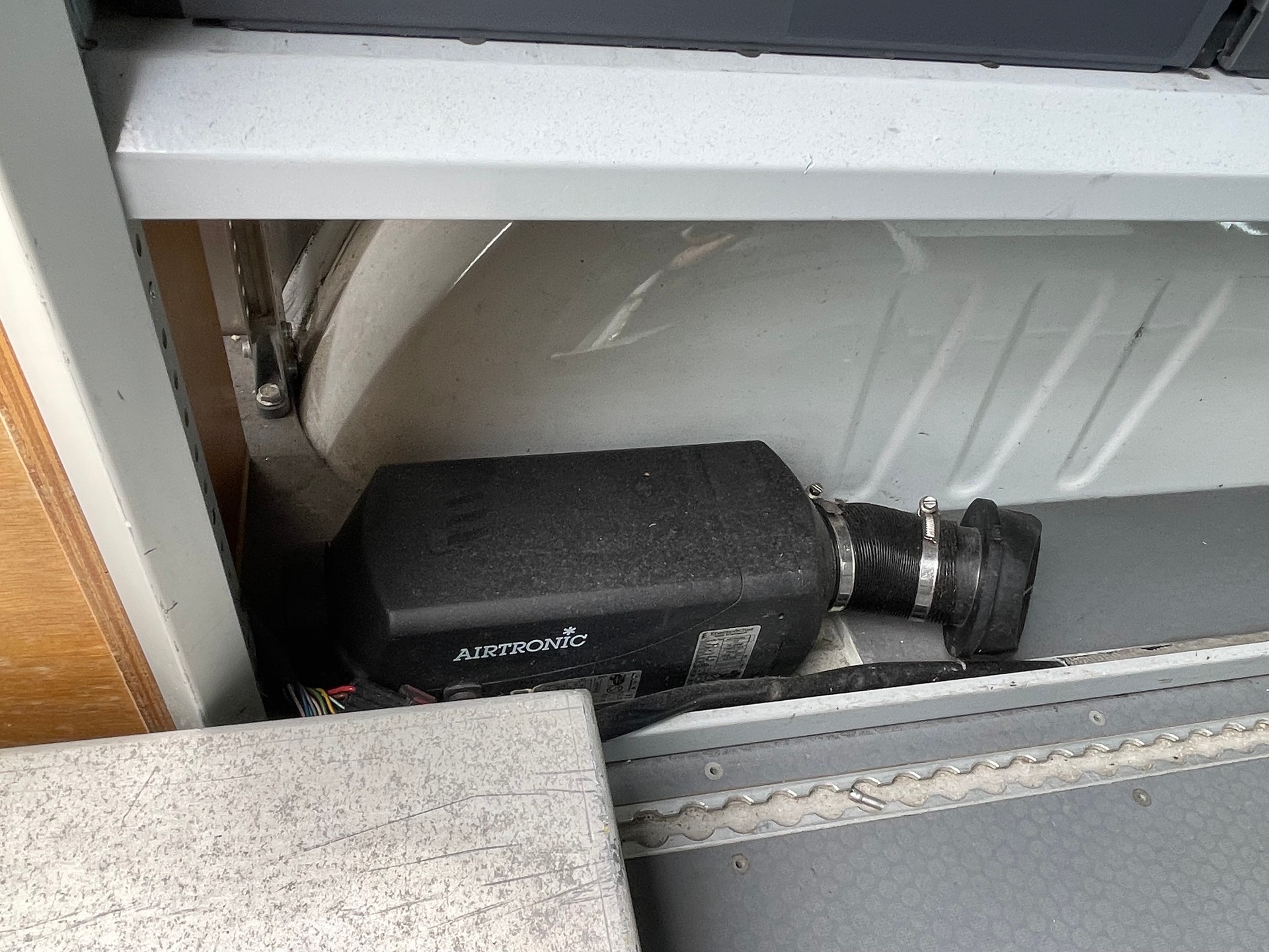 MERCEDES-BENZ Sprinter 213 CDI Standard Automat-image-13