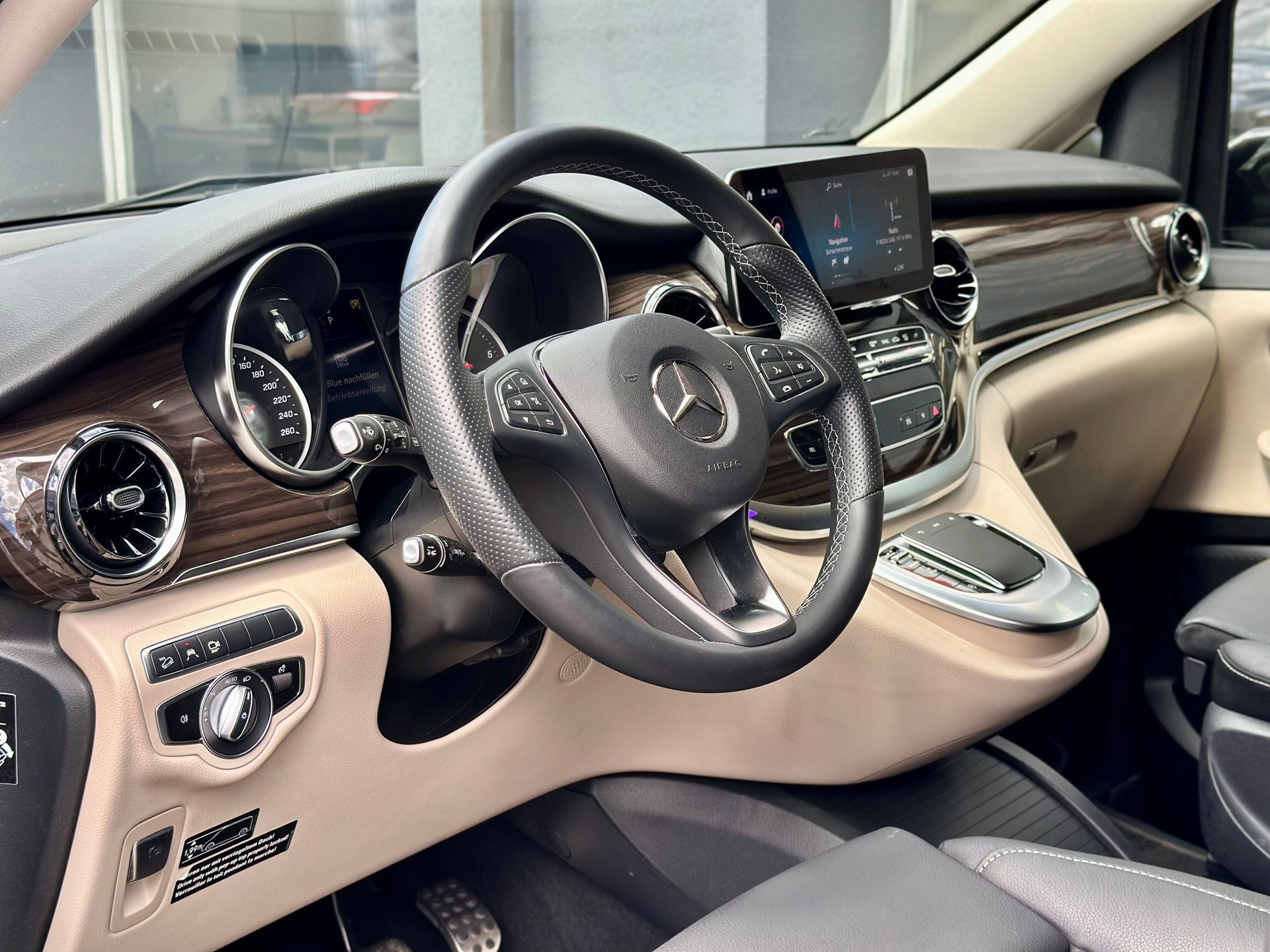 MERCEDES-BENZ Marco Polo 300 d 4M Automat-image-7