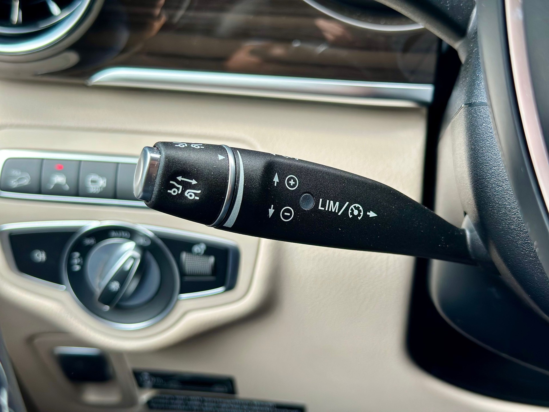MERCEDES-BENZ Marco Polo 300 d 4M Automat-image-10