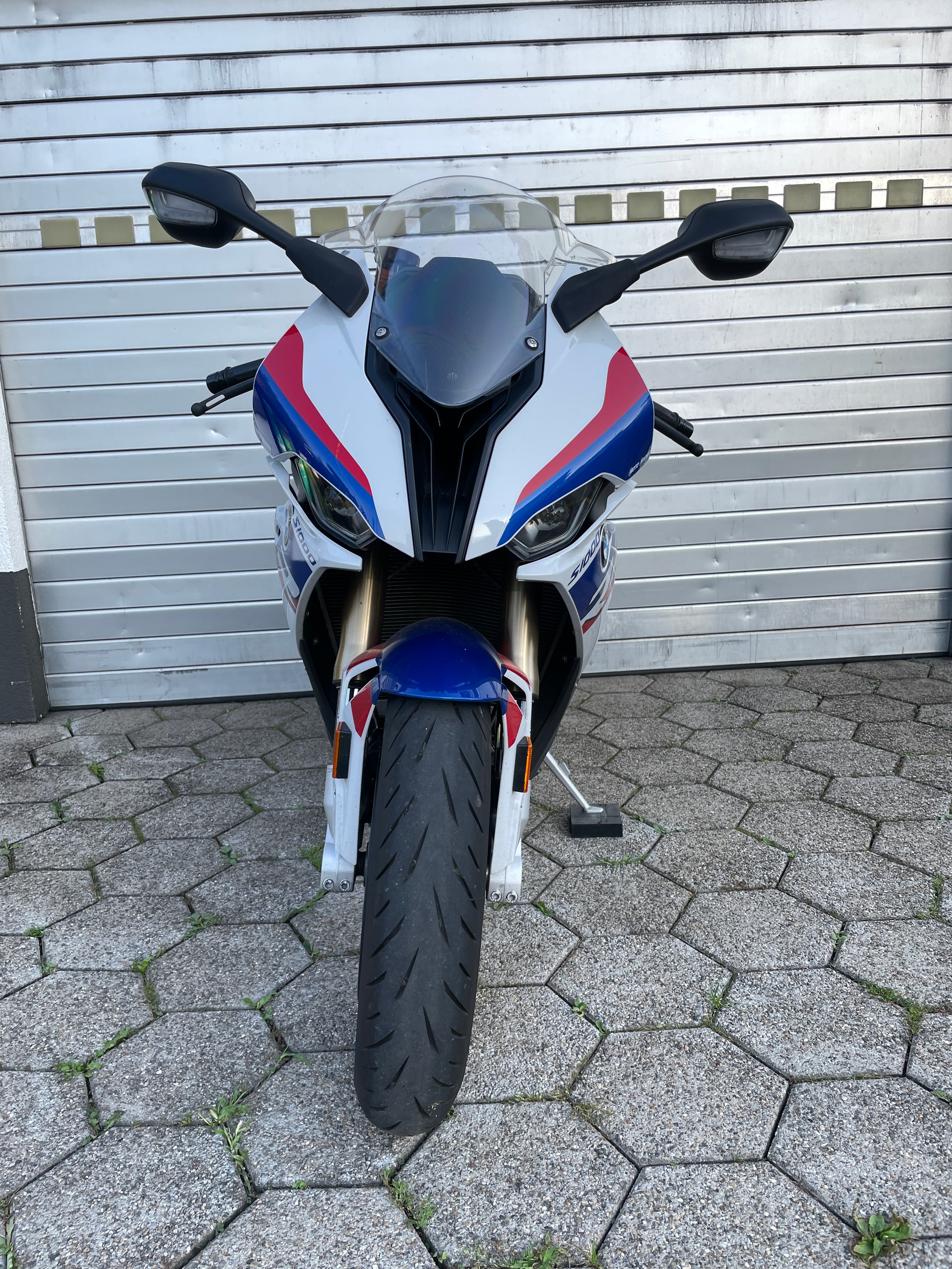 BMW S 1000 RR-image-2