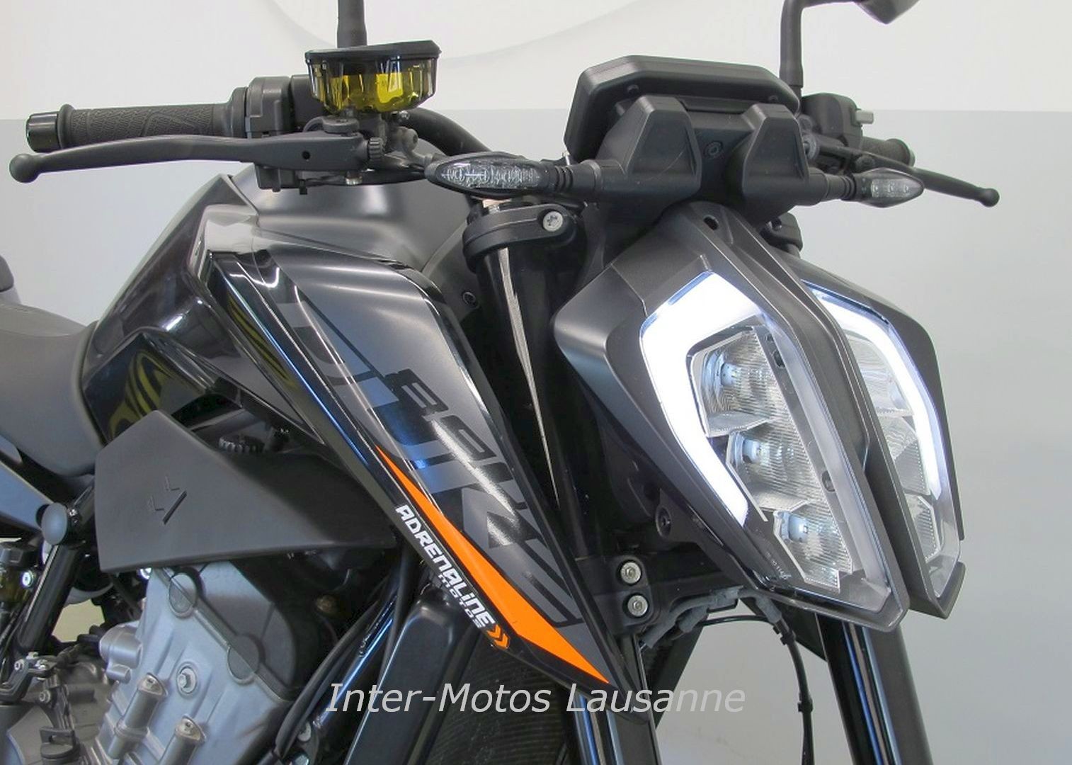 KTM 890 DUKE-image-5
