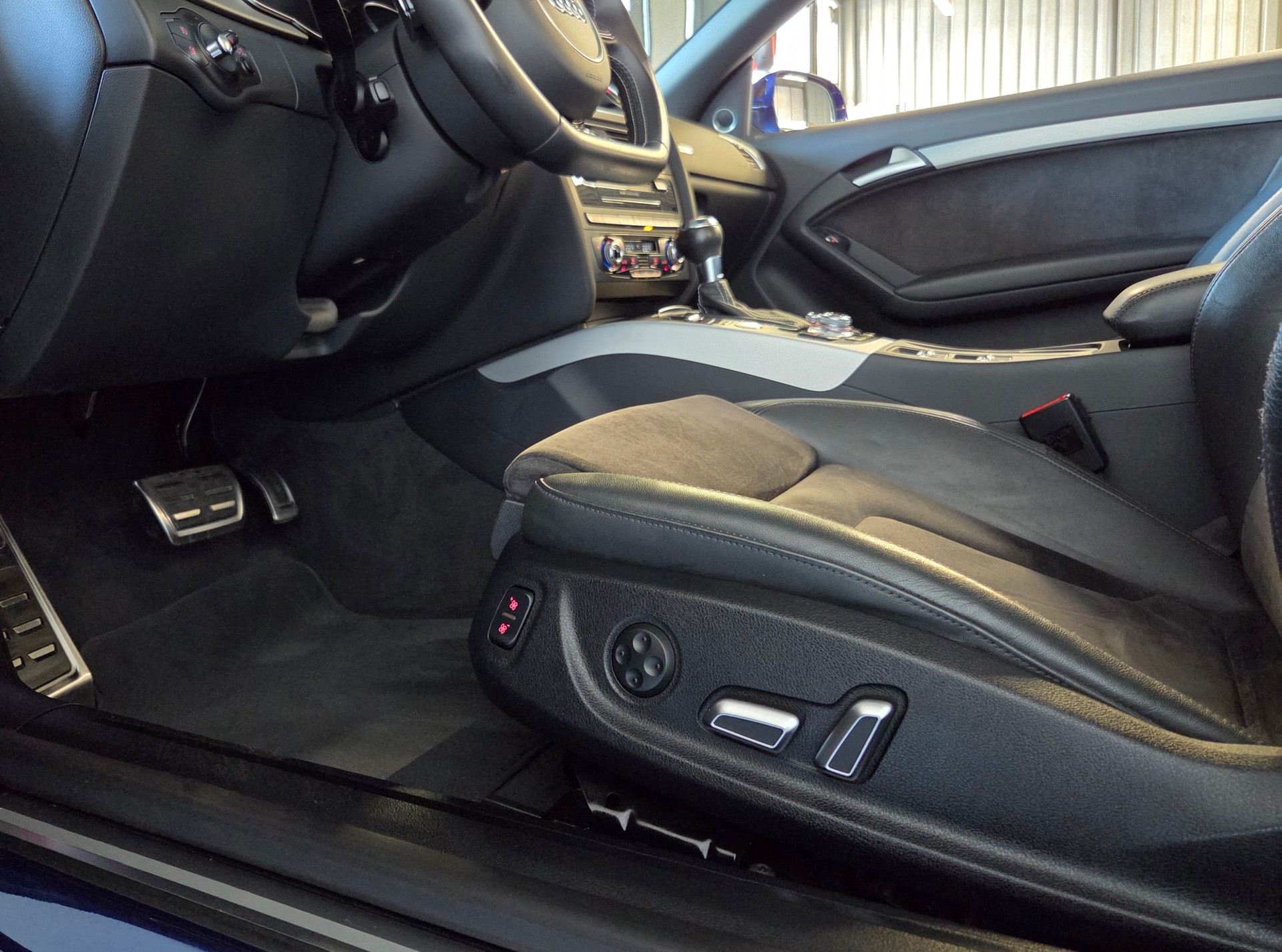 AUDI S5 Cabriolet 3.0 V6 TFSI quattro S-Tronic-image-13