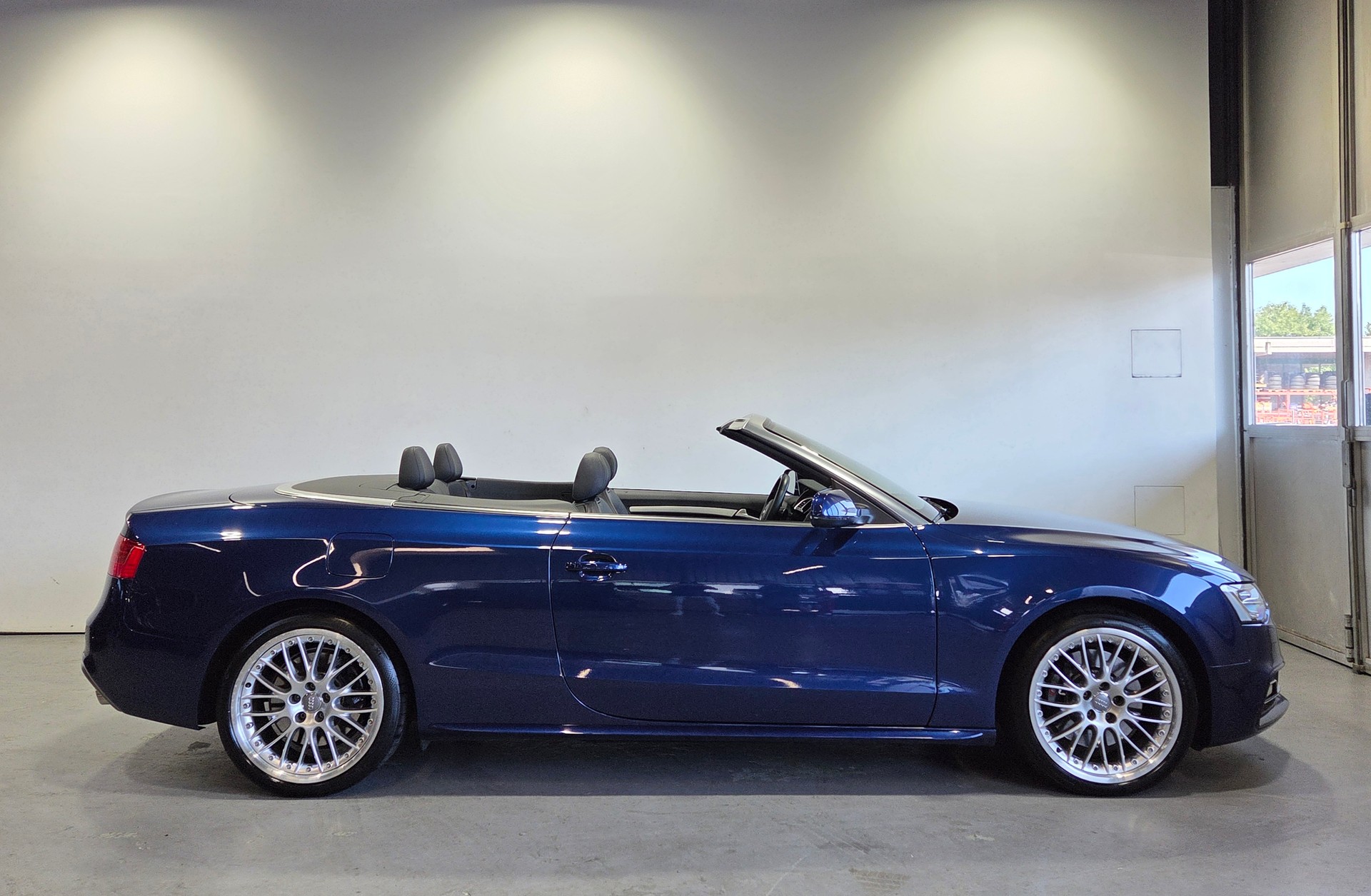 AUDI S5 Cabriolet 3.0 V6 TFSI quattro S-Tronic-showroom-element-3