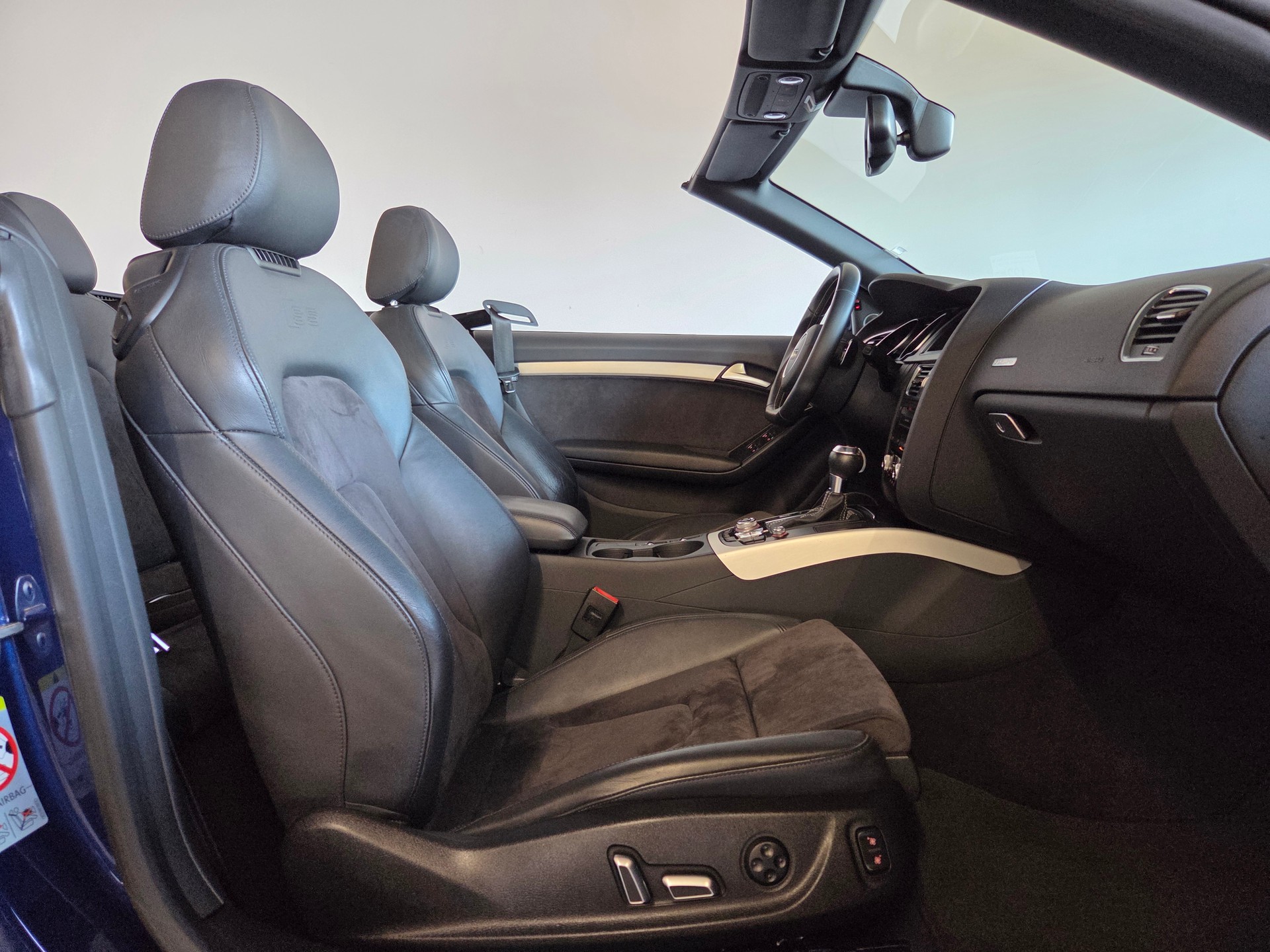 AUDI S5 Cabriolet 3.0 V6 TFSI quattro S-Tronic-image-15