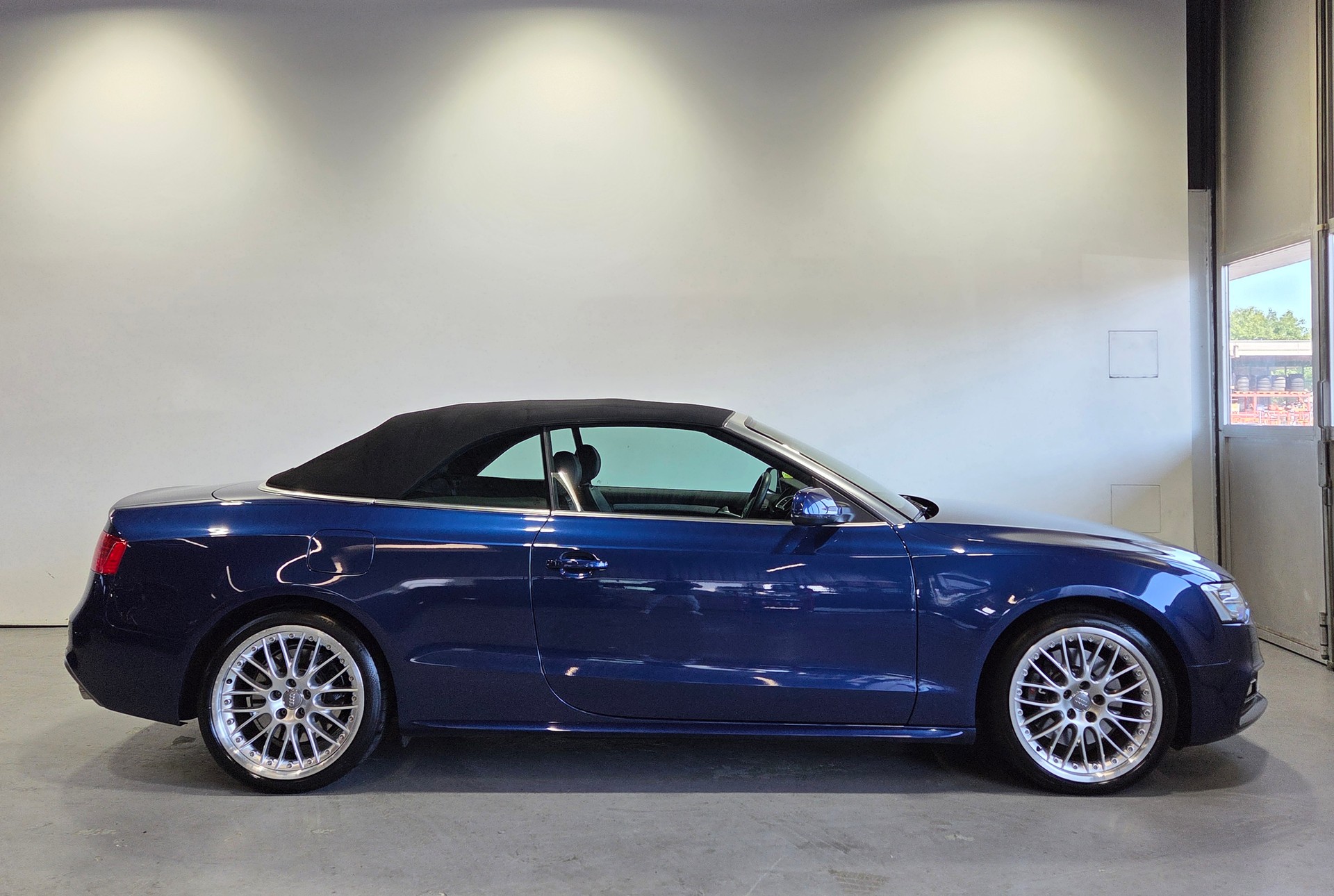 AUDI S5 Cabriolet 3.0 V6 TFSI quattro S-Tronic-image-6