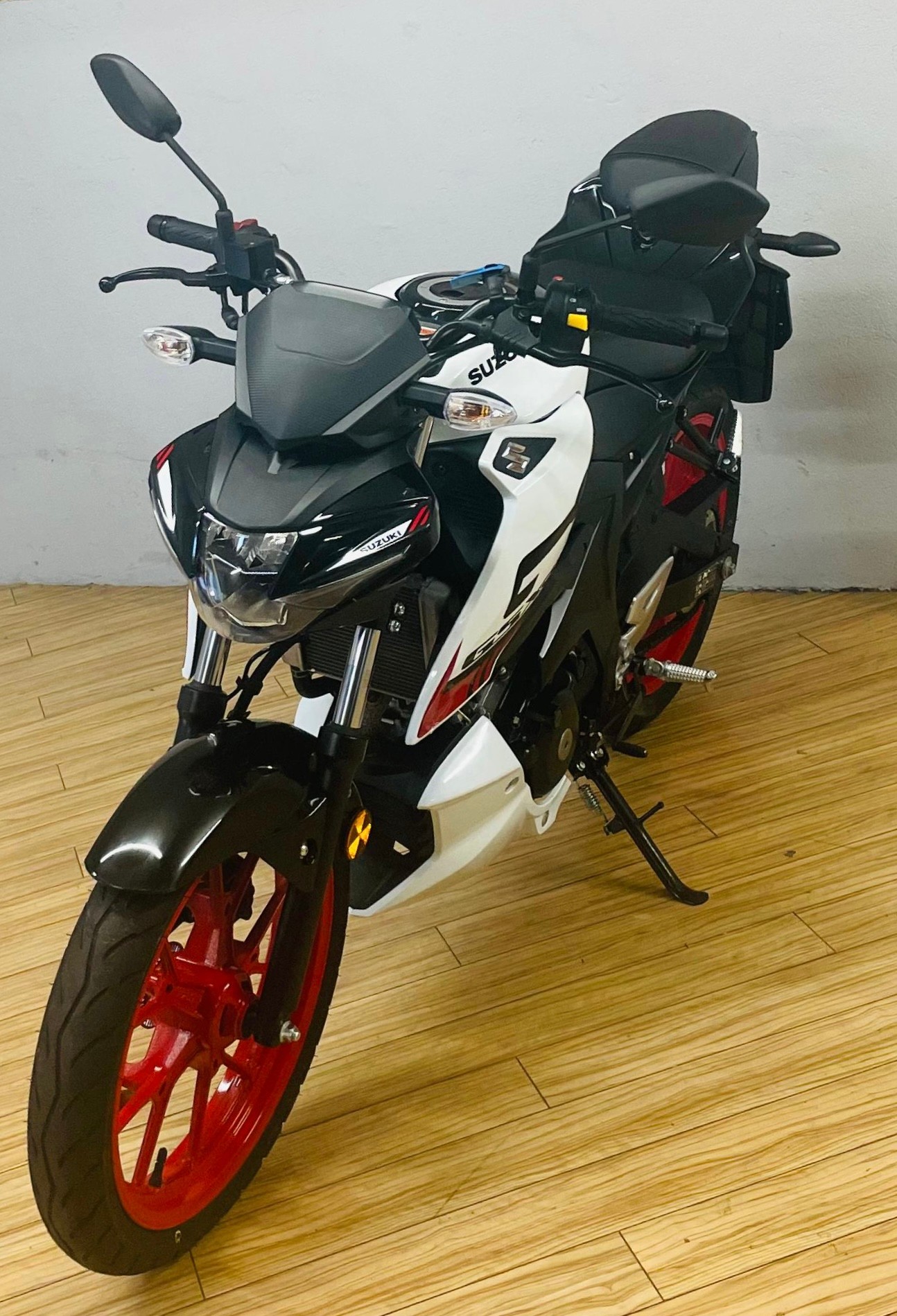 SUZUKI GSX-S 125-image-6