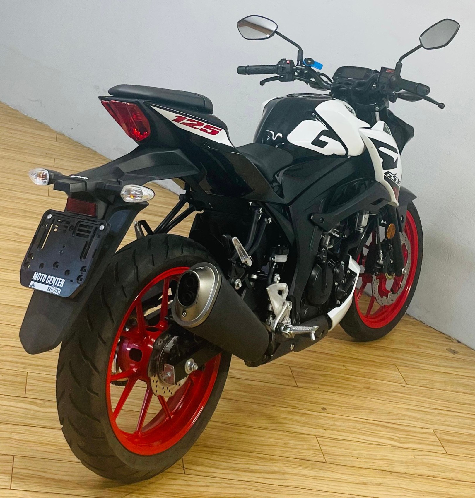 SUZUKI GSX-S 125-showroom-element-2