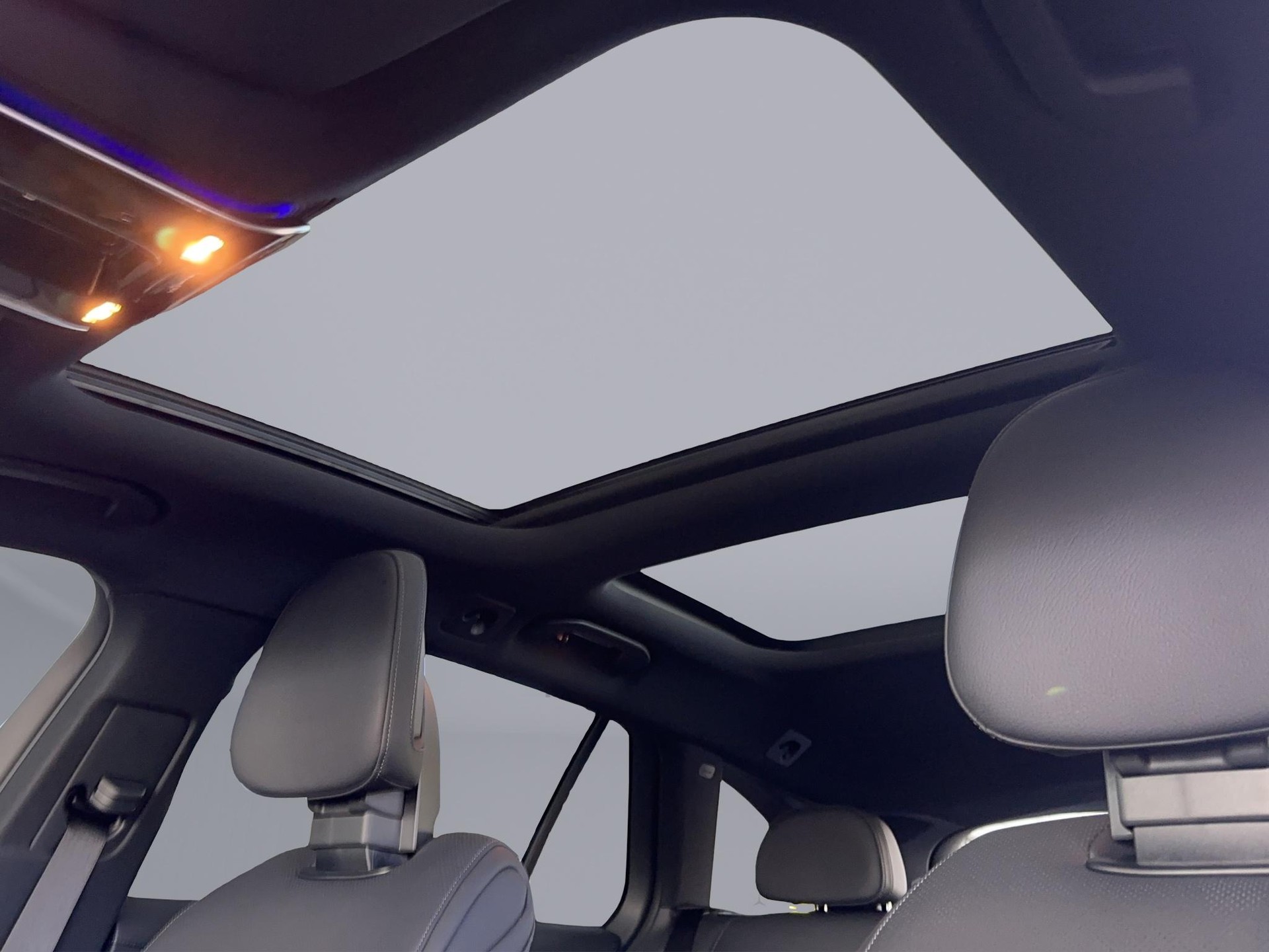 MERCEDES-BENZ C 220 d AMG Line 4matic Kombi-image-15
