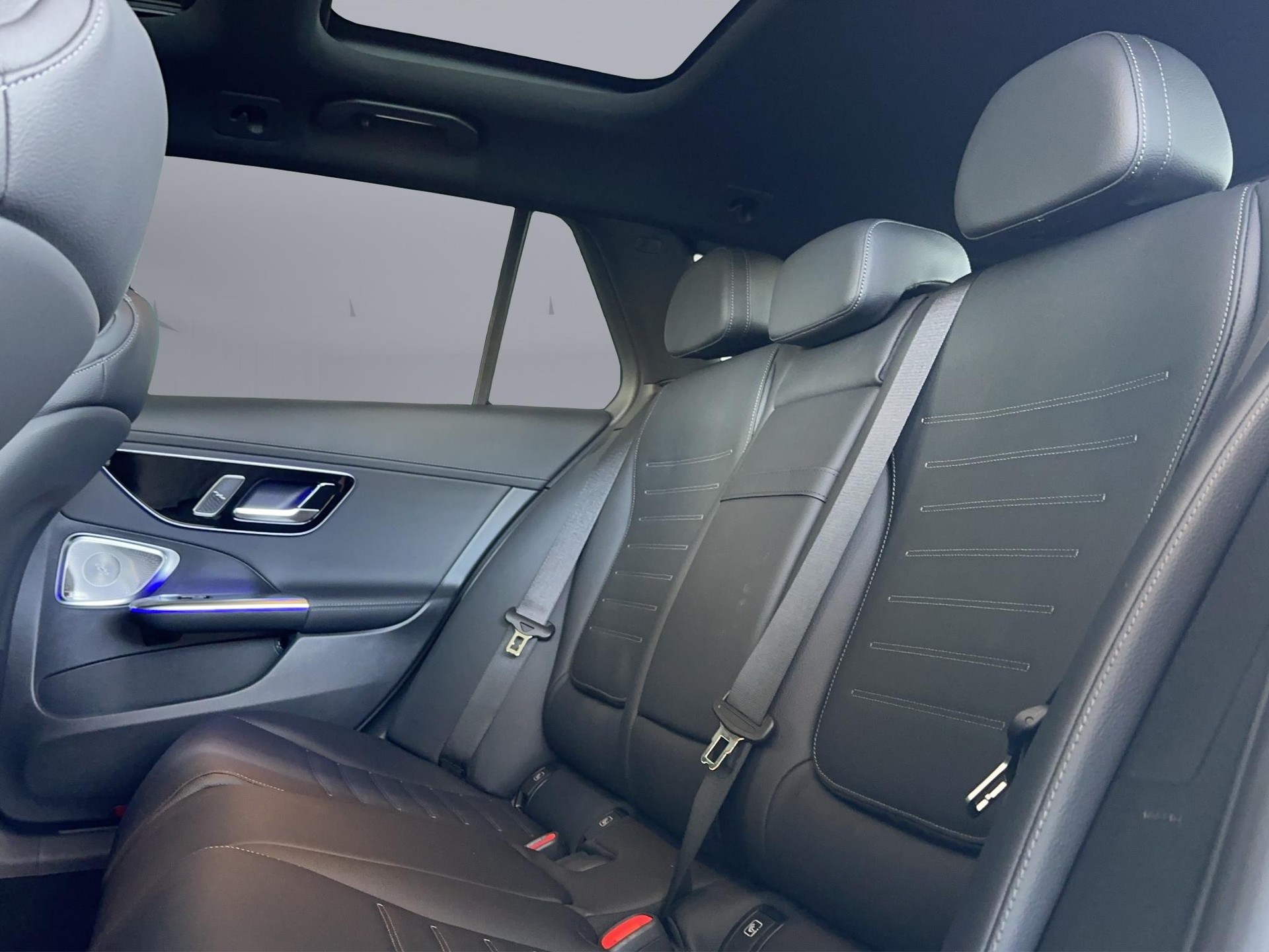 MERCEDES-BENZ C 220 d AMG Line 4matic Kombi-image-7