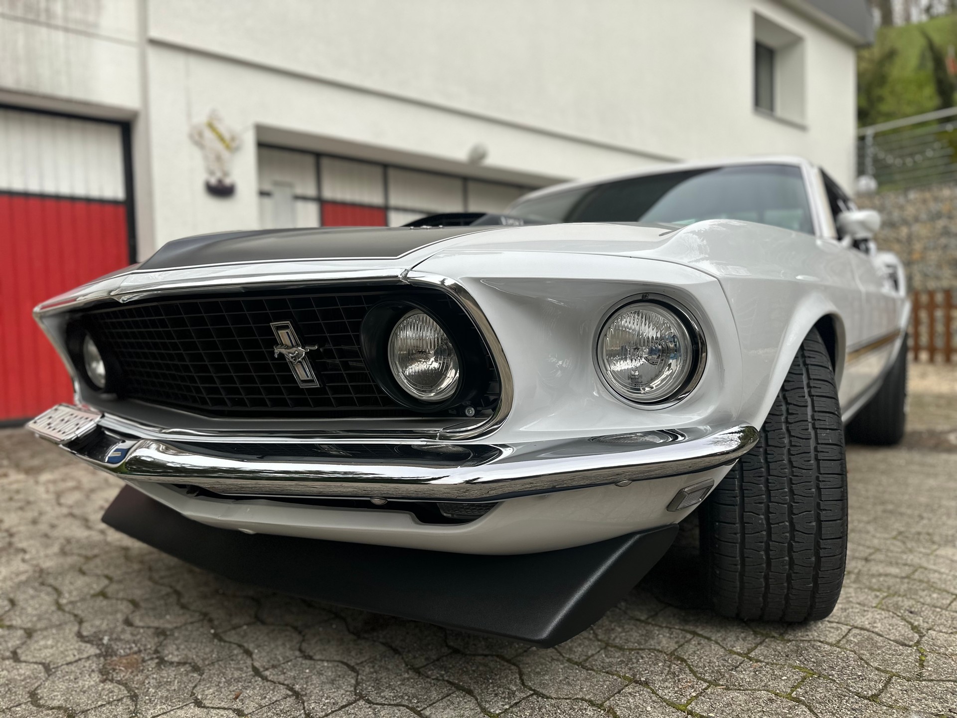 FORD Mustang Mach 1-image-1