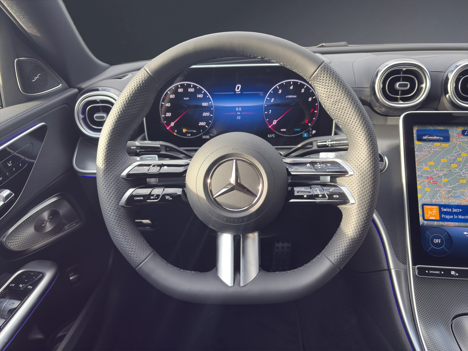 MERCEDES-BENZ C 300 4 Matic-image-12