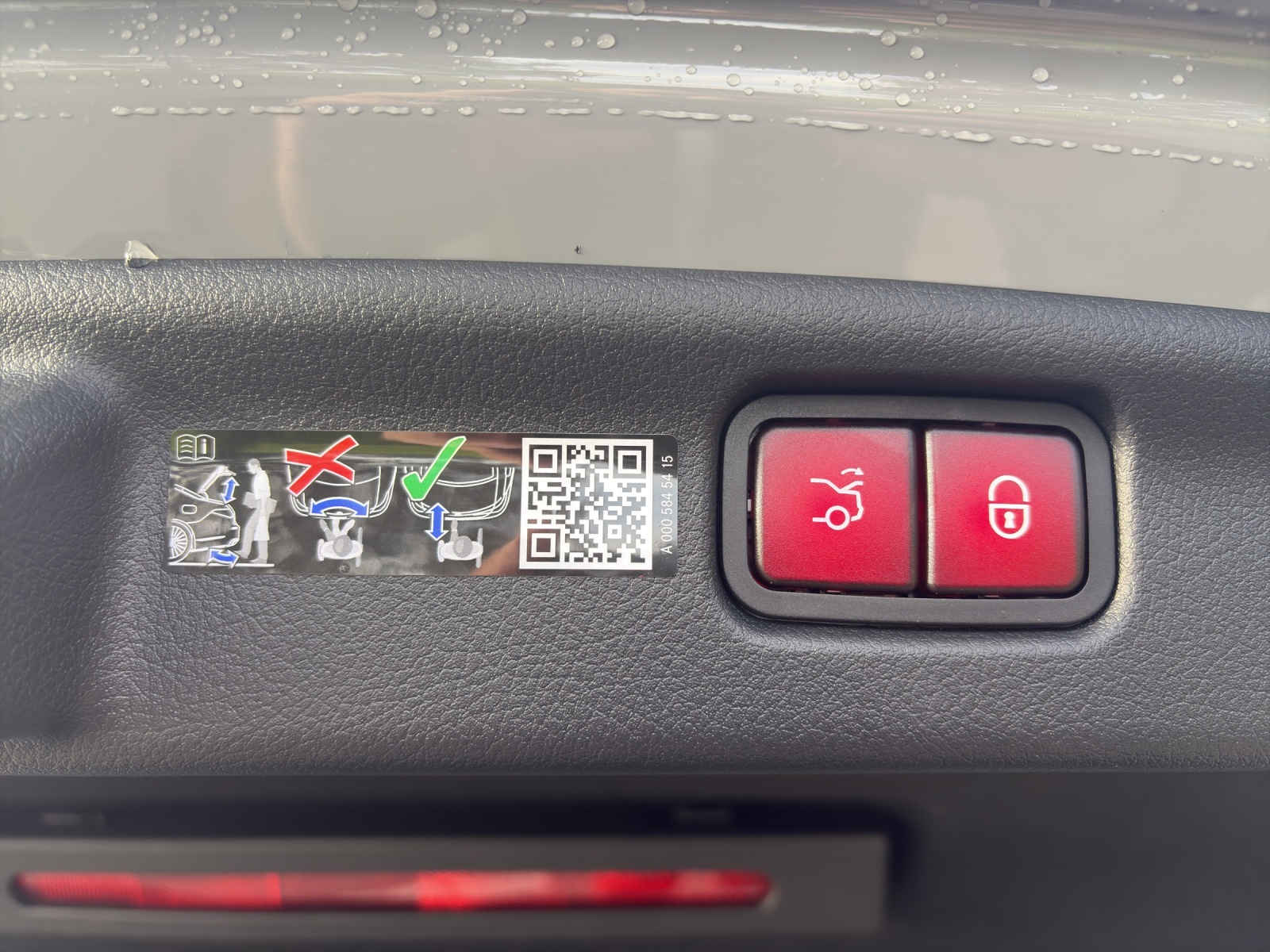 MERCEDES-BENZ C 300 4 Matic-image-8