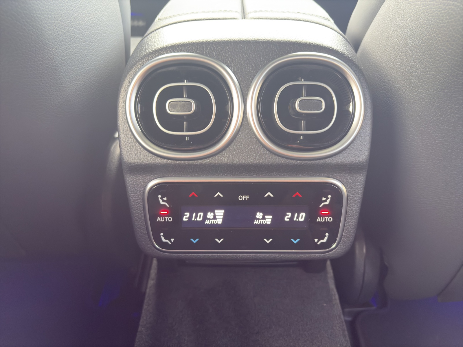 MERCEDES-BENZ C 300 4 Matic-image-15