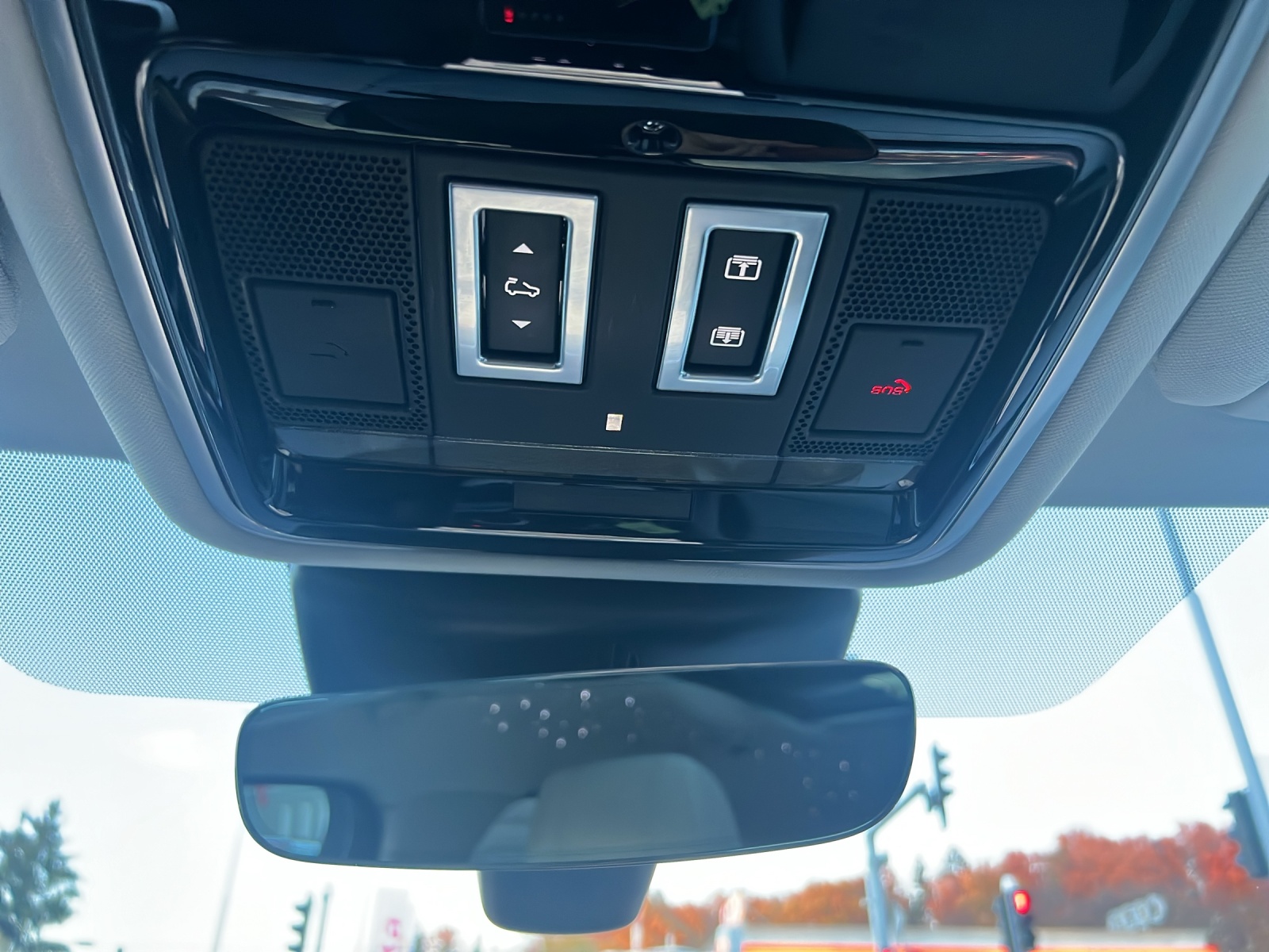 LAND ROVER Range Rover Velar R-Dynamic D 240 SE Automatic-image-25