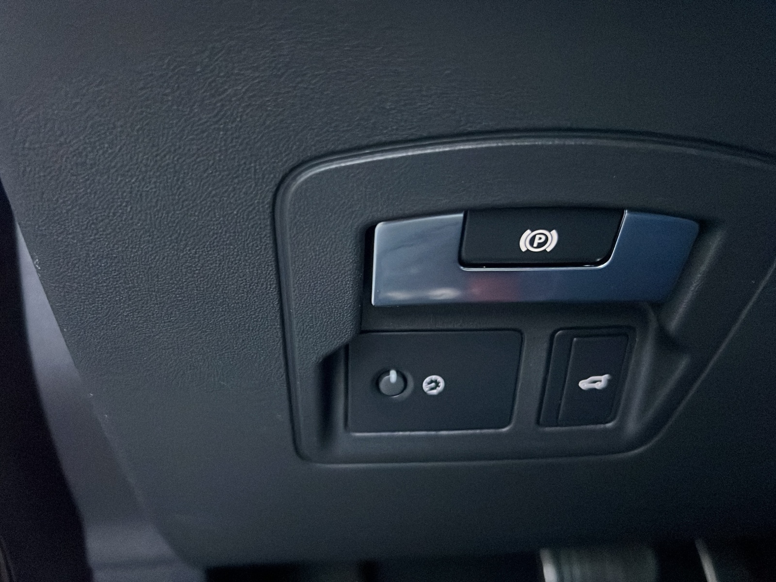 LAND ROVER Range Rover Velar R-Dynamic D 240 SE Automatic-image-26