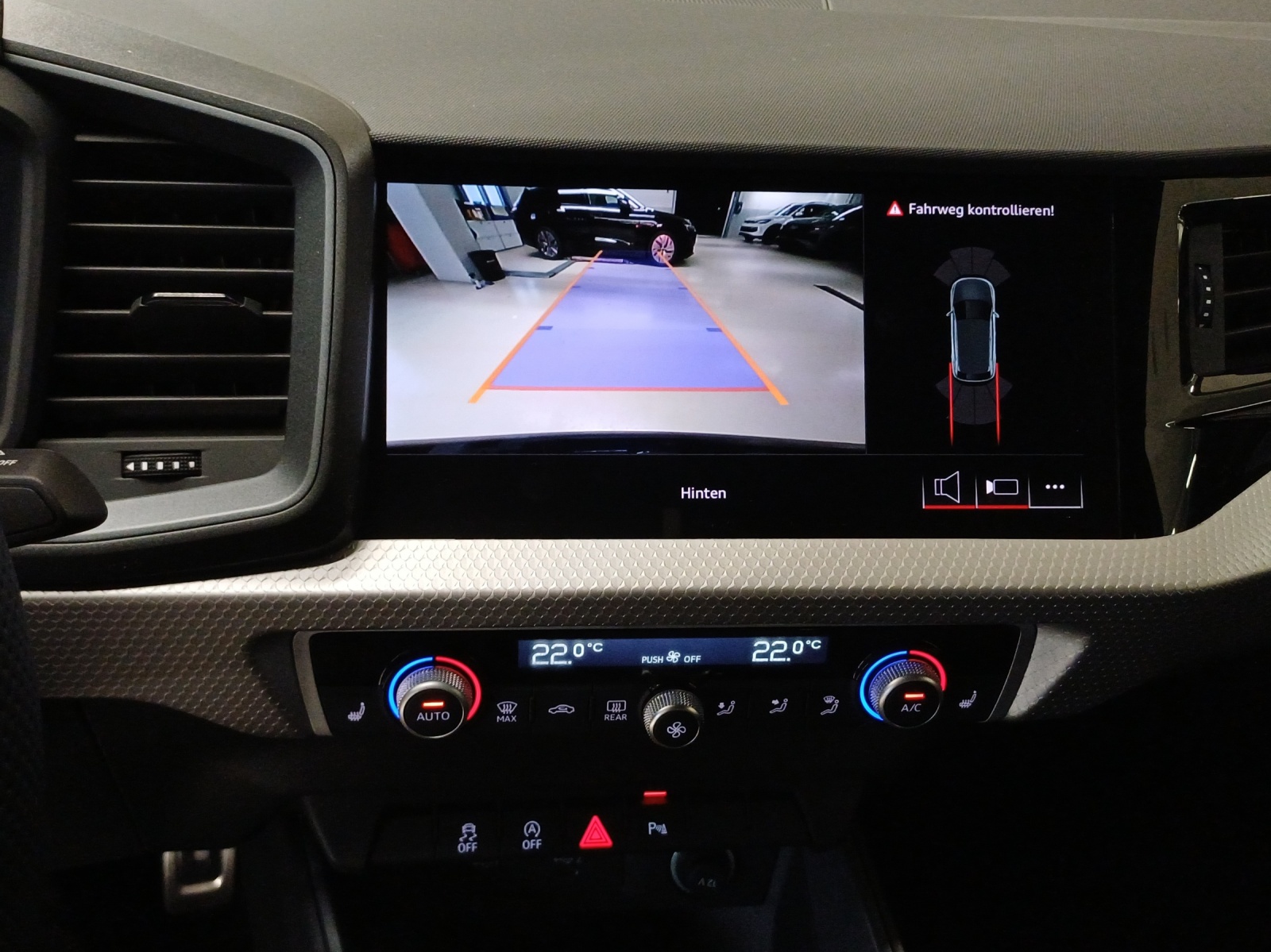 AUDI A1 Sportback 30 TFSI Attraction S-tronic-image-14