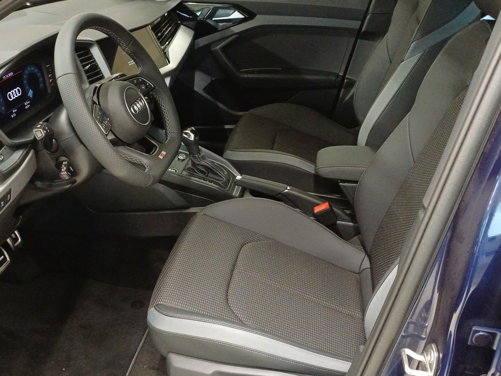AUDI A1 Sportback 30 TFSI Attraction S-tronic-image-7