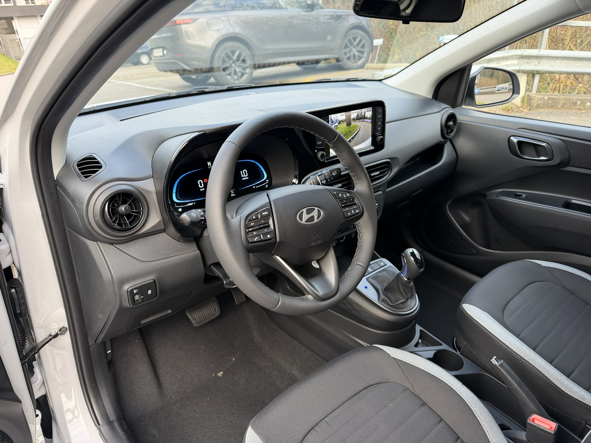 HYUNDAI i10 1.2 Amplia Aut.-showroom-element-3