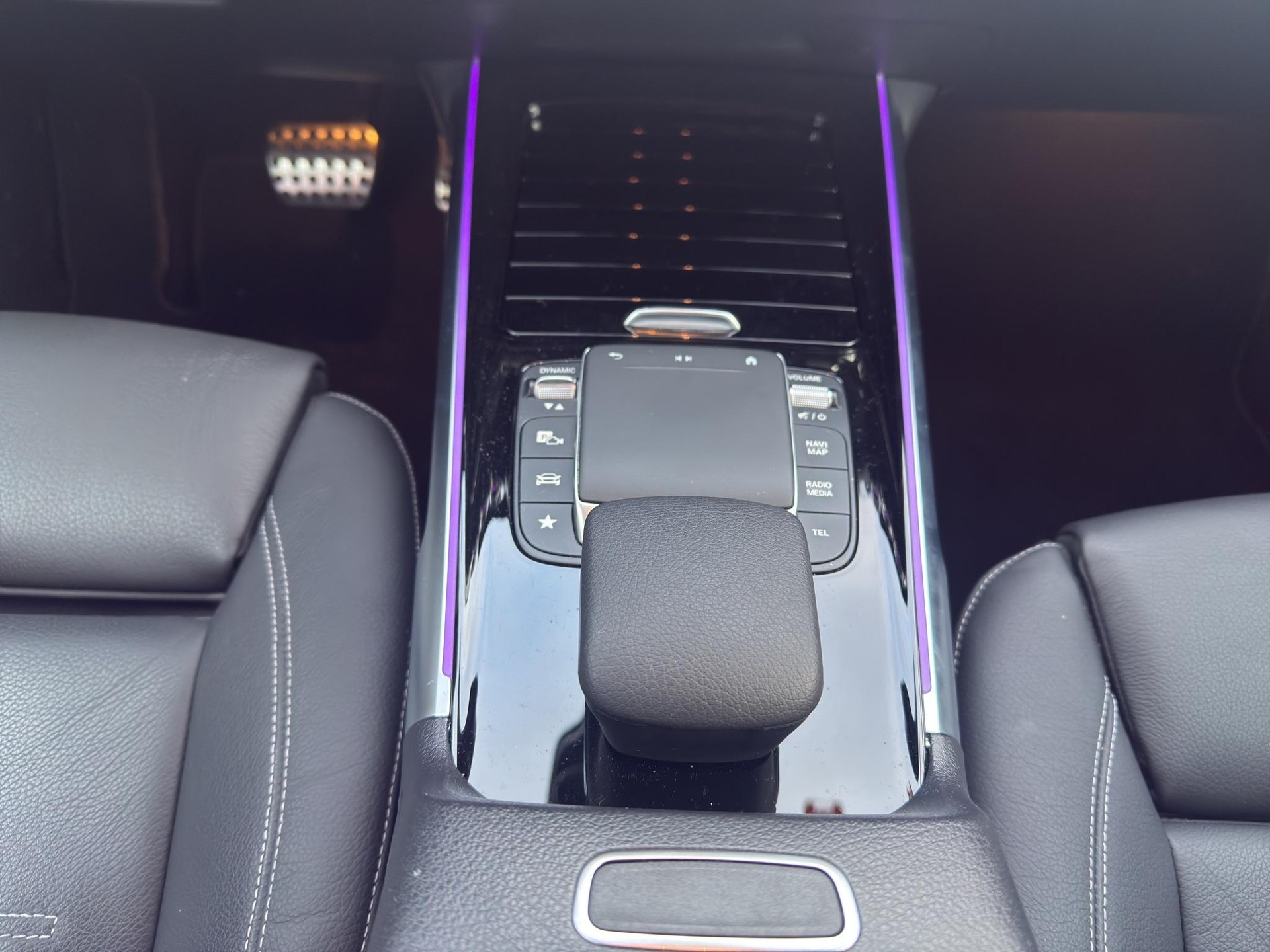 MERCEDES-BENZ GLB 250 AMG Line 4matic-image-13