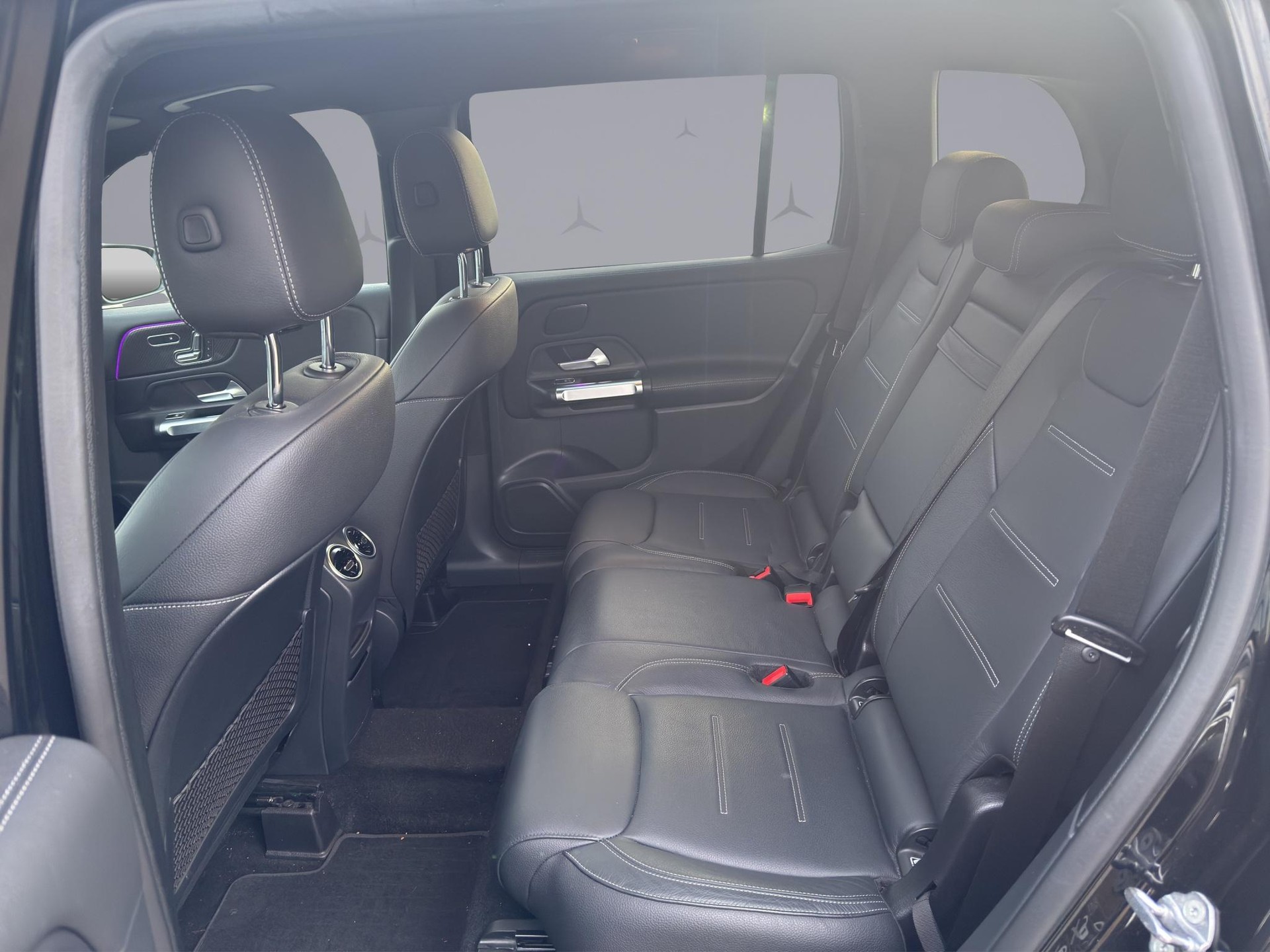 MERCEDES-BENZ GLB 250 AMG Line 4matic-image-11